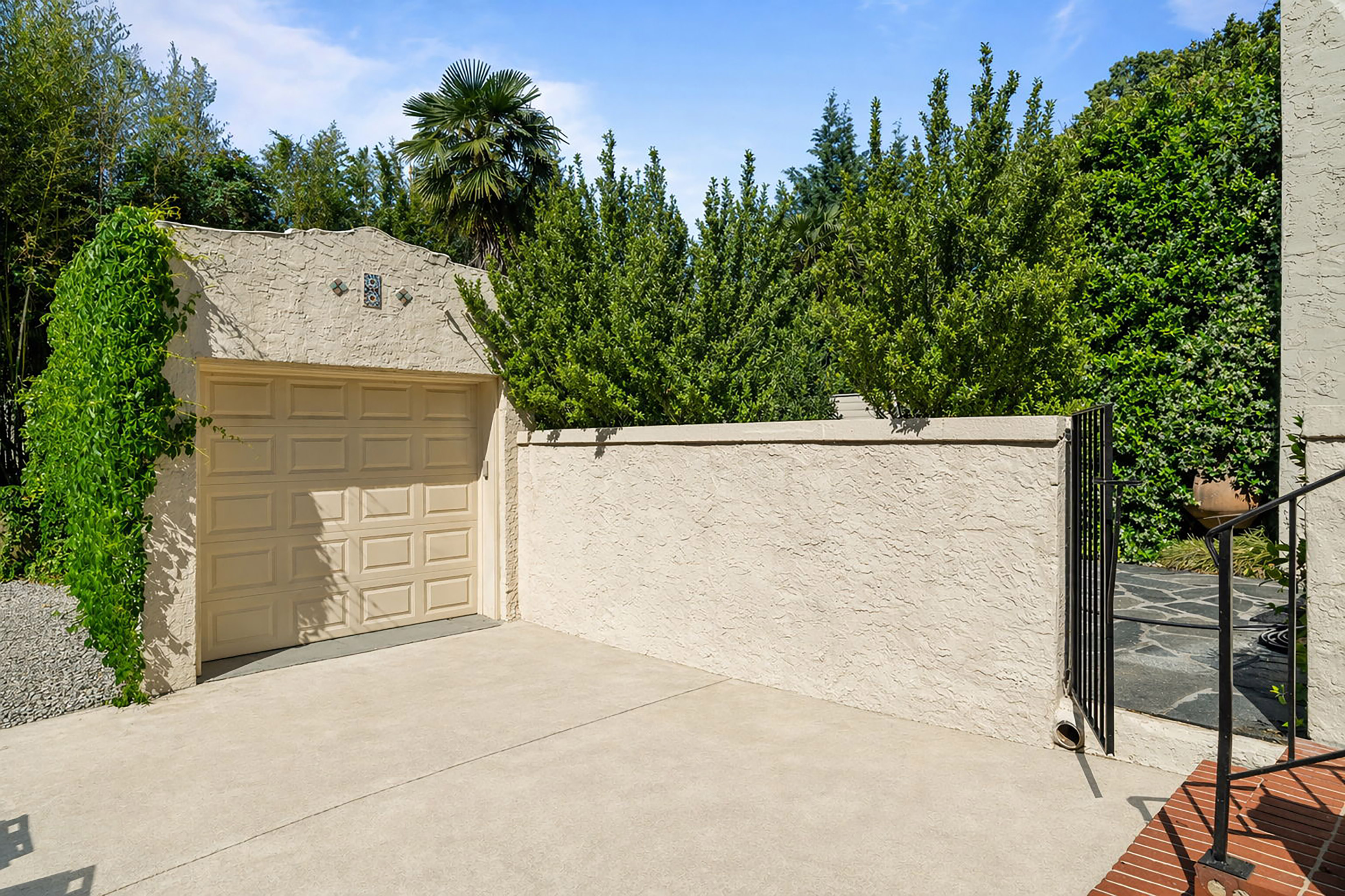  Stunning Mediterranean-style Home in the Heart of Morningside - 物件實景