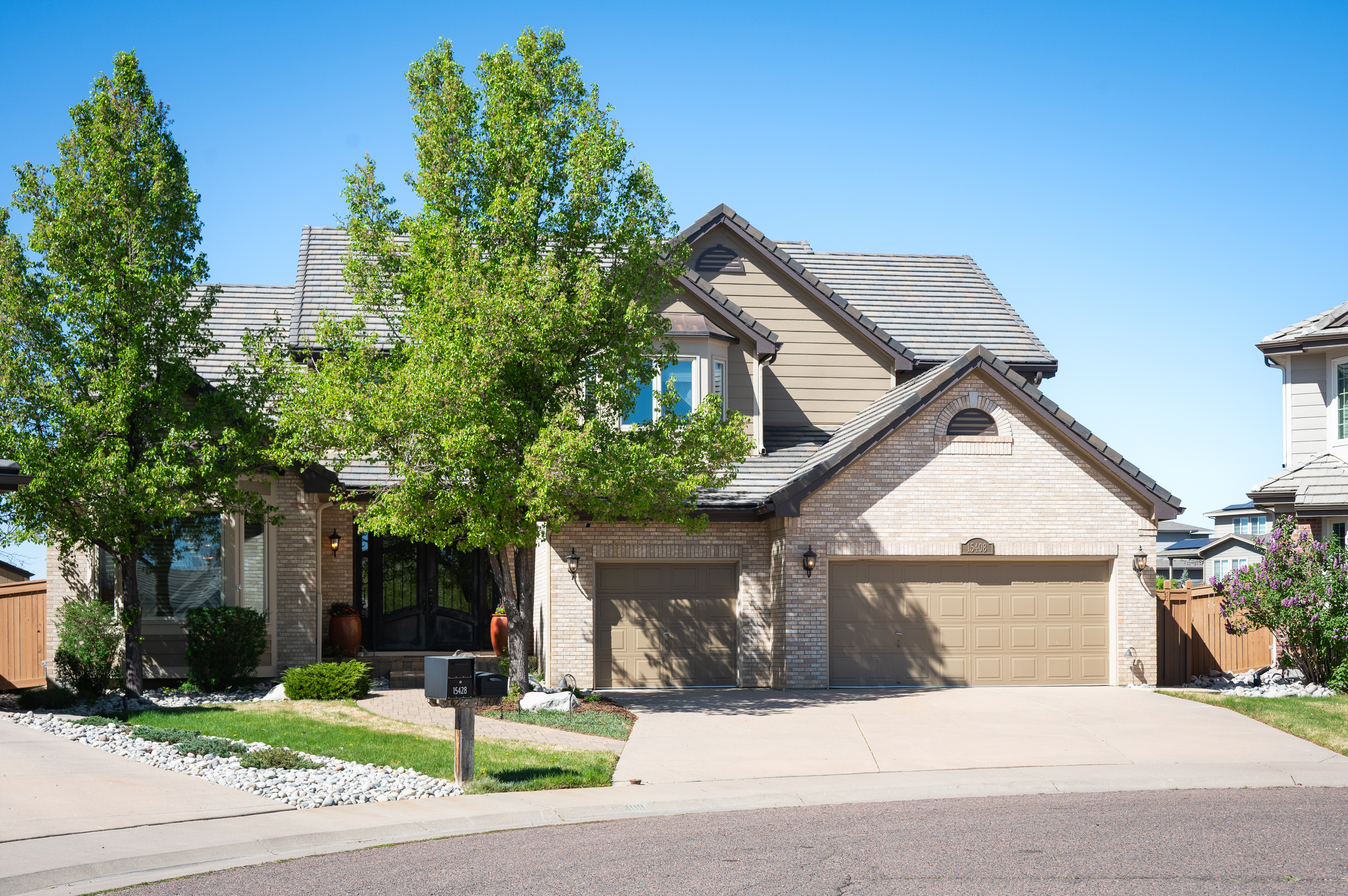  Luxury And Elegance Greet You At Every Turn In This Beautiful Home - 物件實景