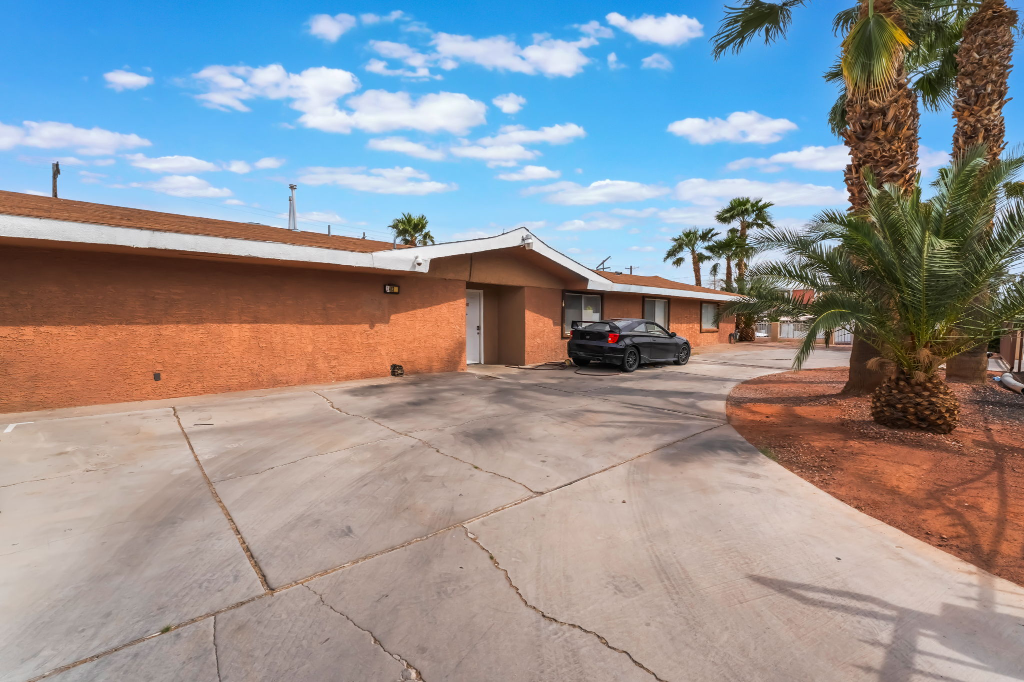 Las Vegas, Nevada, 89104, United States, 4 Bedrooms Bedrooms, ,2 BathroomsBathrooms,Residential,For Sale,1924151