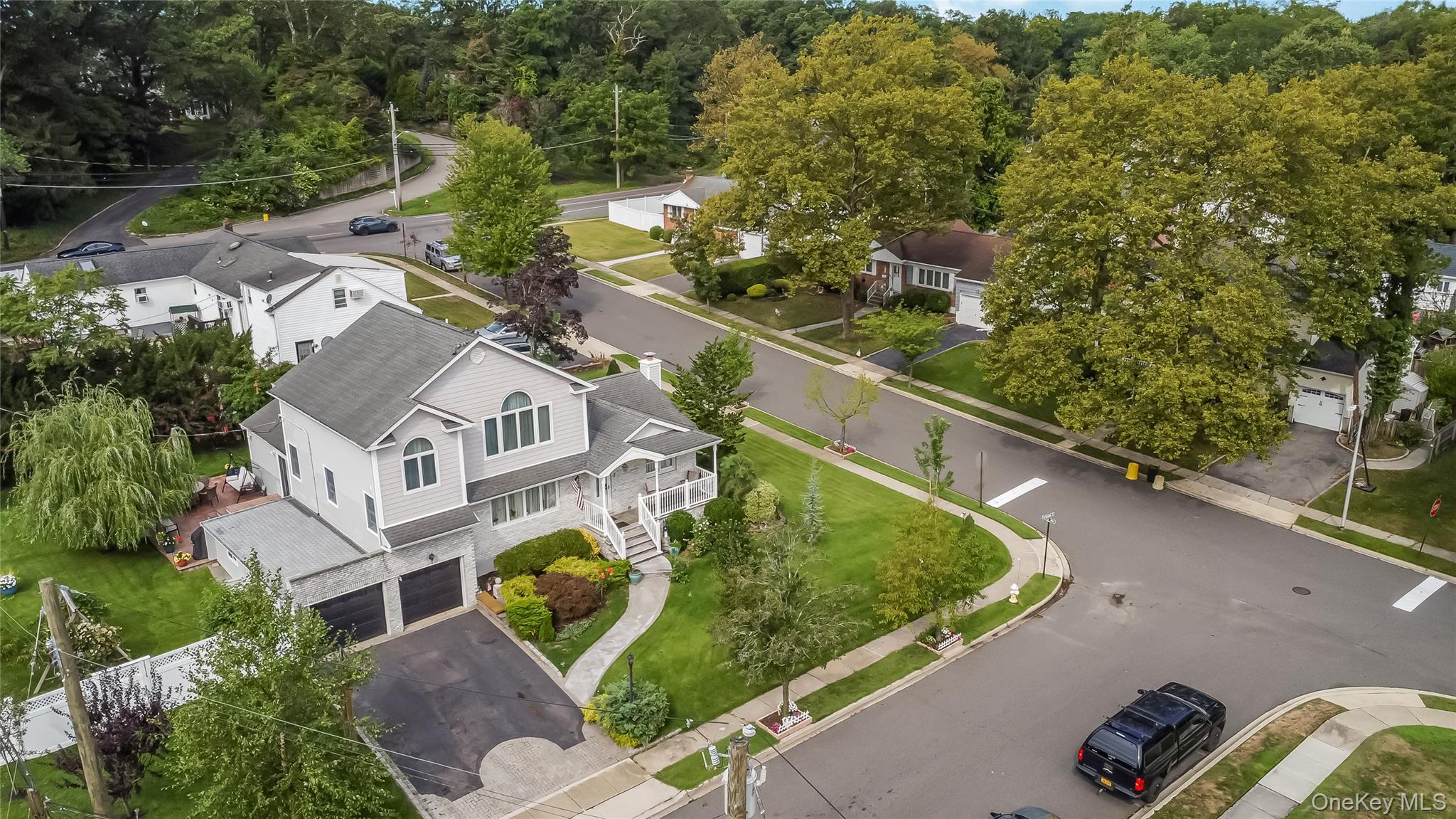 Farmingdale, New York, 11735, United States, 4 Bedrooms Bedrooms, ,3 BathroomsBathrooms,Residential,For Sale,1942122