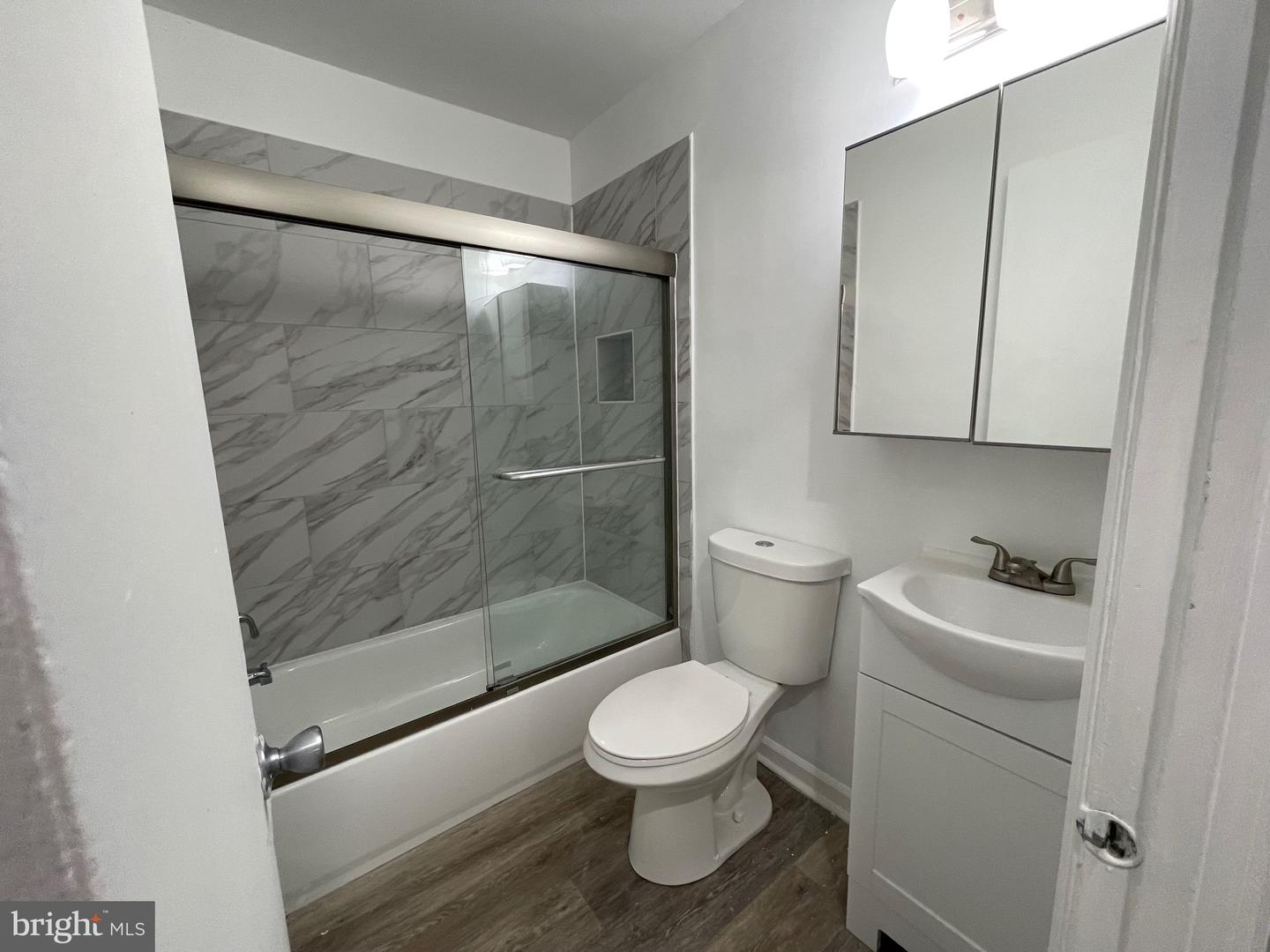 Centreville, Virginia, 20120, United States, 3 Bedrooms Bedrooms, ,2 BathroomsBathrooms,Residential,For Sale,1988924