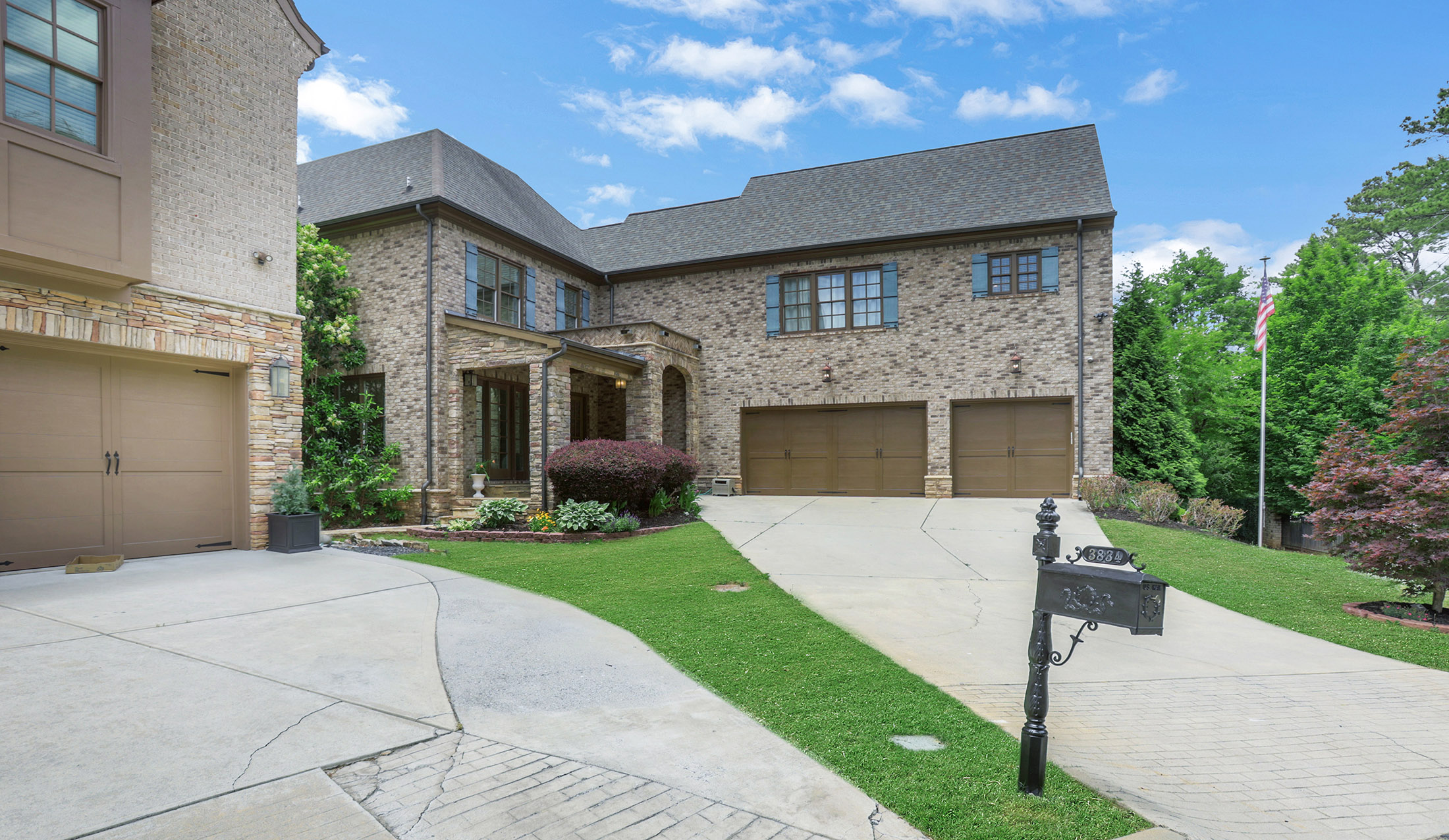  Sophisticated Brick Residence in Coveted Brookhaven Location - 物件實景