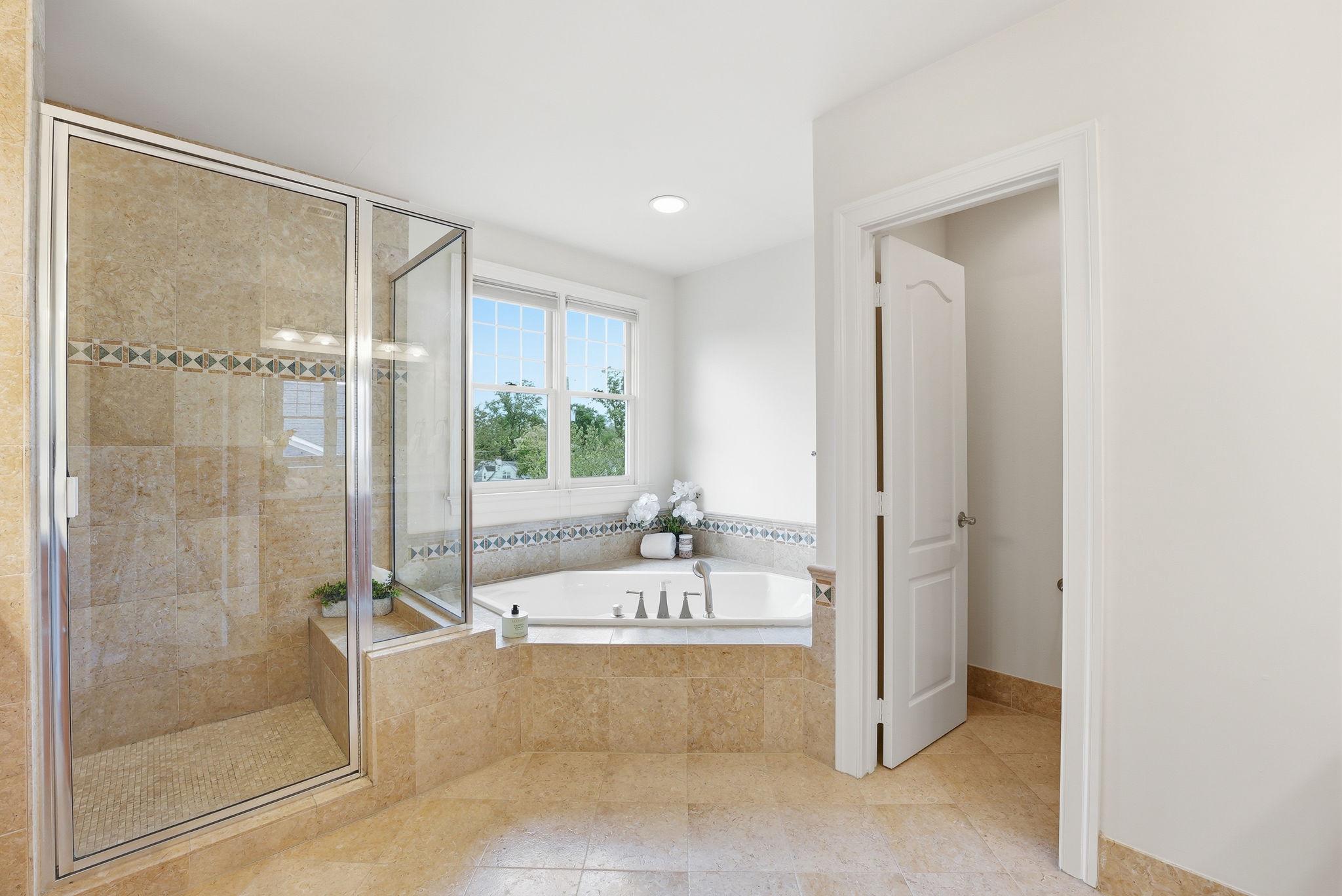  5836 Conway Road, Bethesda, MD, 20817 - 物件實景