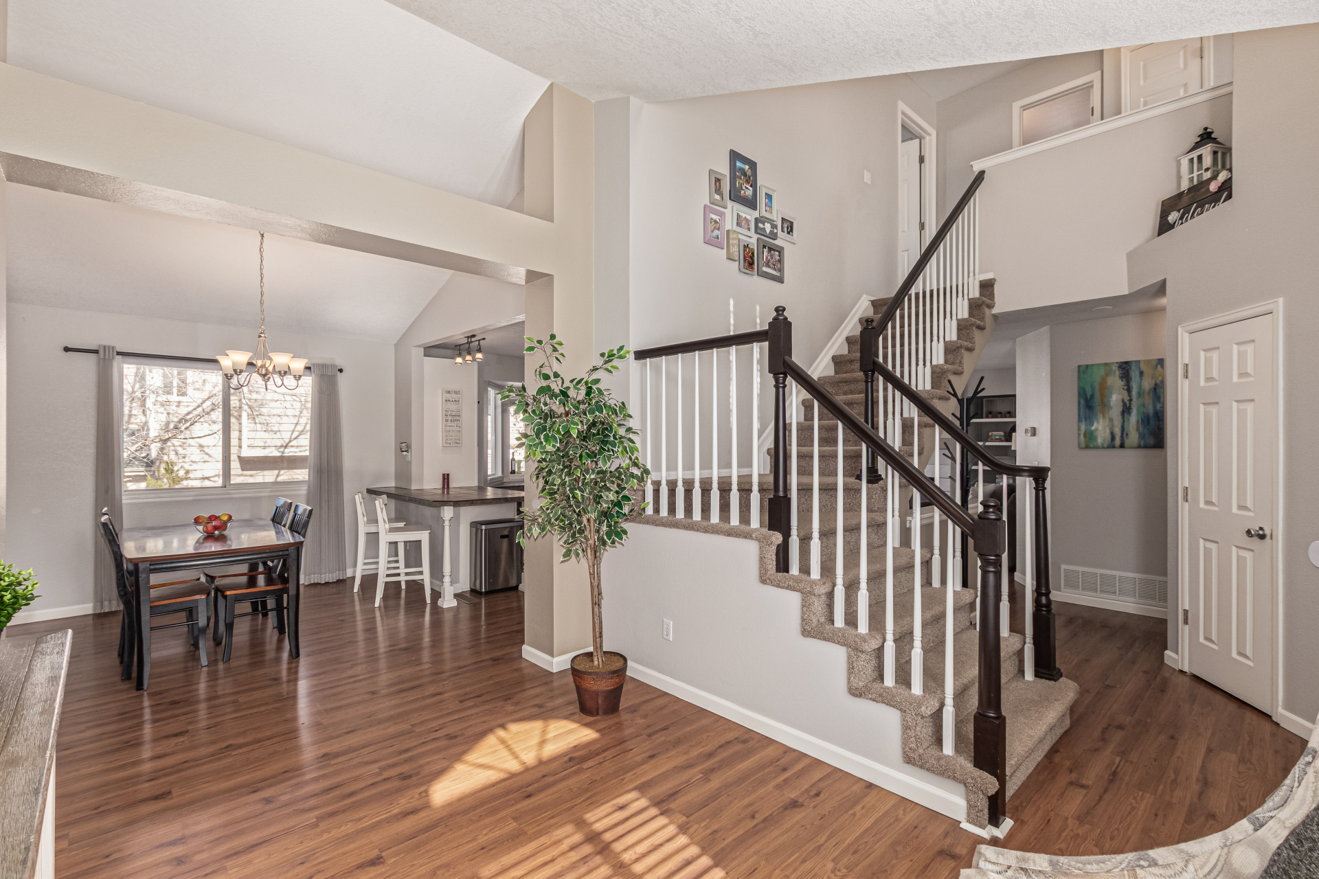 Highlands Ranch, Colorado, 80129, United States, 4 Bedrooms Bedrooms, ,2 BathroomsBathrooms,Residential,For Sale,1987309