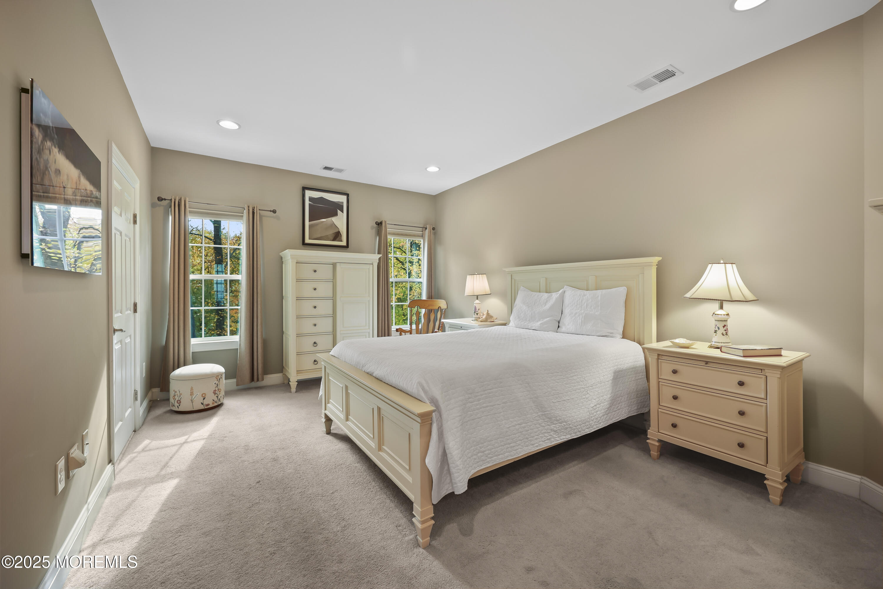 Middletown, New Jersey, 07748, United States, 3 Bedrooms Bedrooms, ,3 BathroomsBathrooms,Residential,For Sale,1989019