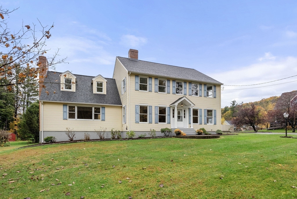 Greenfield, Massachusetts, 01301, United States, 4 Bedrooms Bedrooms, ,4 BathroomsBathrooms,Residential,For Sale,1967779