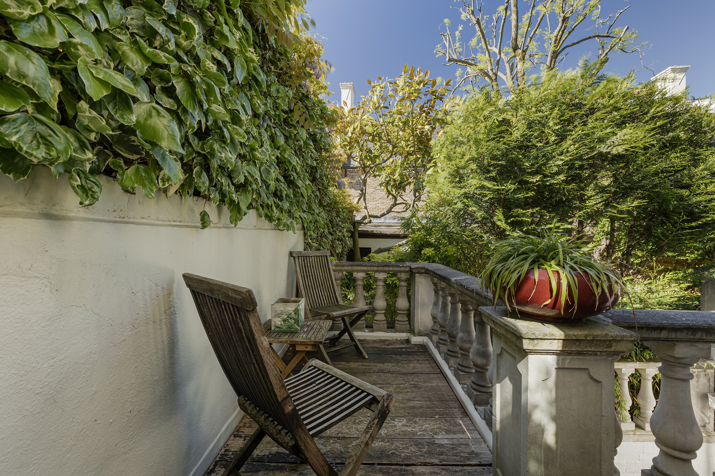  A Raised Ground Floor Apartment with a South-West Facing Garden and Garage - 物件實景