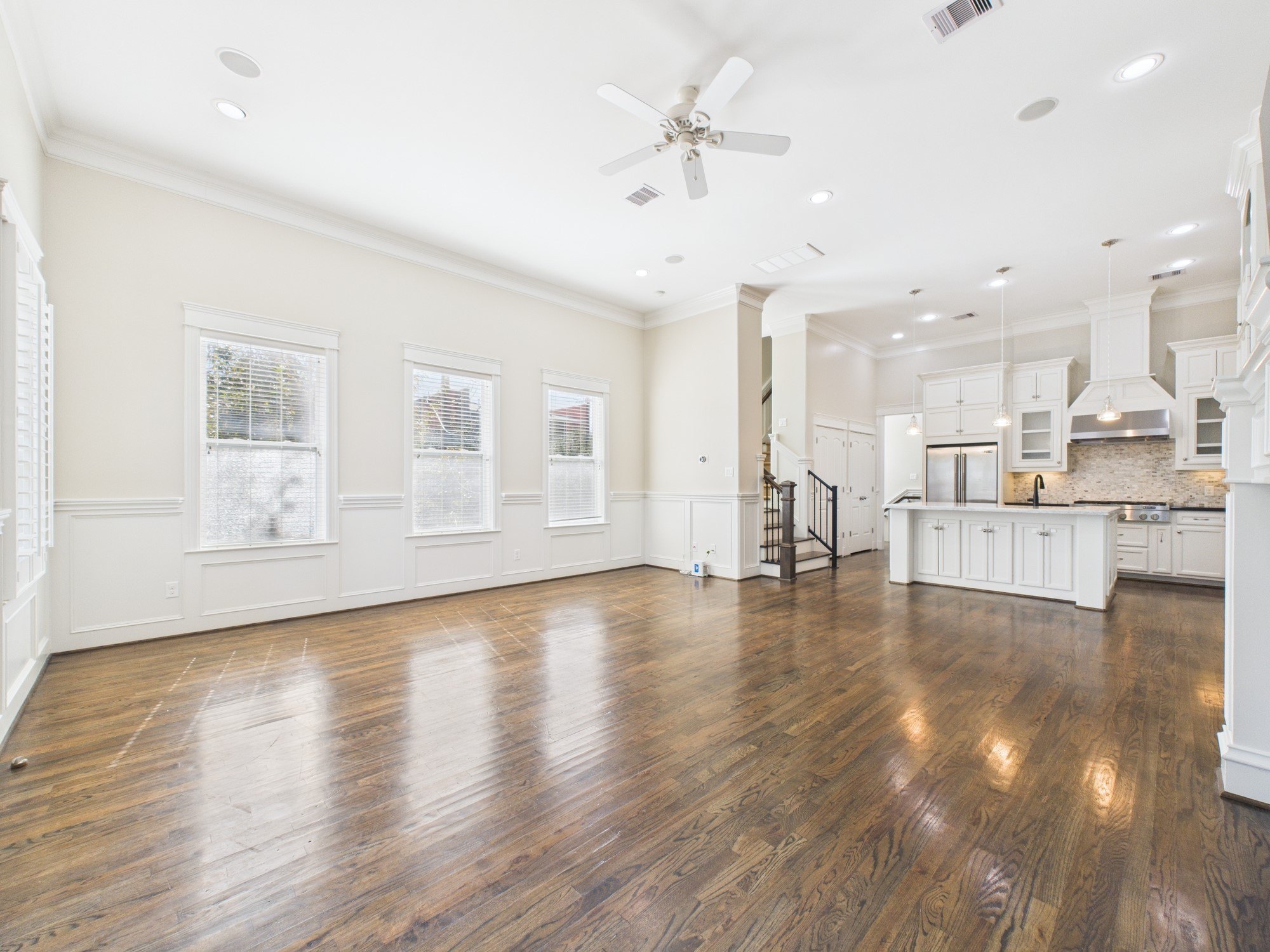 Houston, Texas, 77007, United States, 3 Bedrooms Bedrooms, ,4 BathroomsBathrooms,Residential,For Sale,1990777