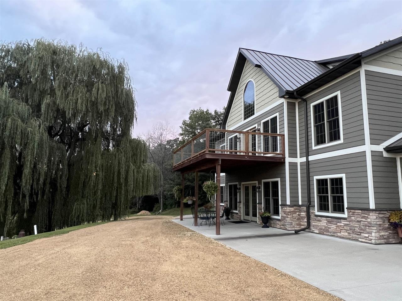 Westby, Wisconsin, 54667, United States, 3 Bedrooms Bedrooms, ,3 BathroomsBathrooms,Residential,For Sale,1977148