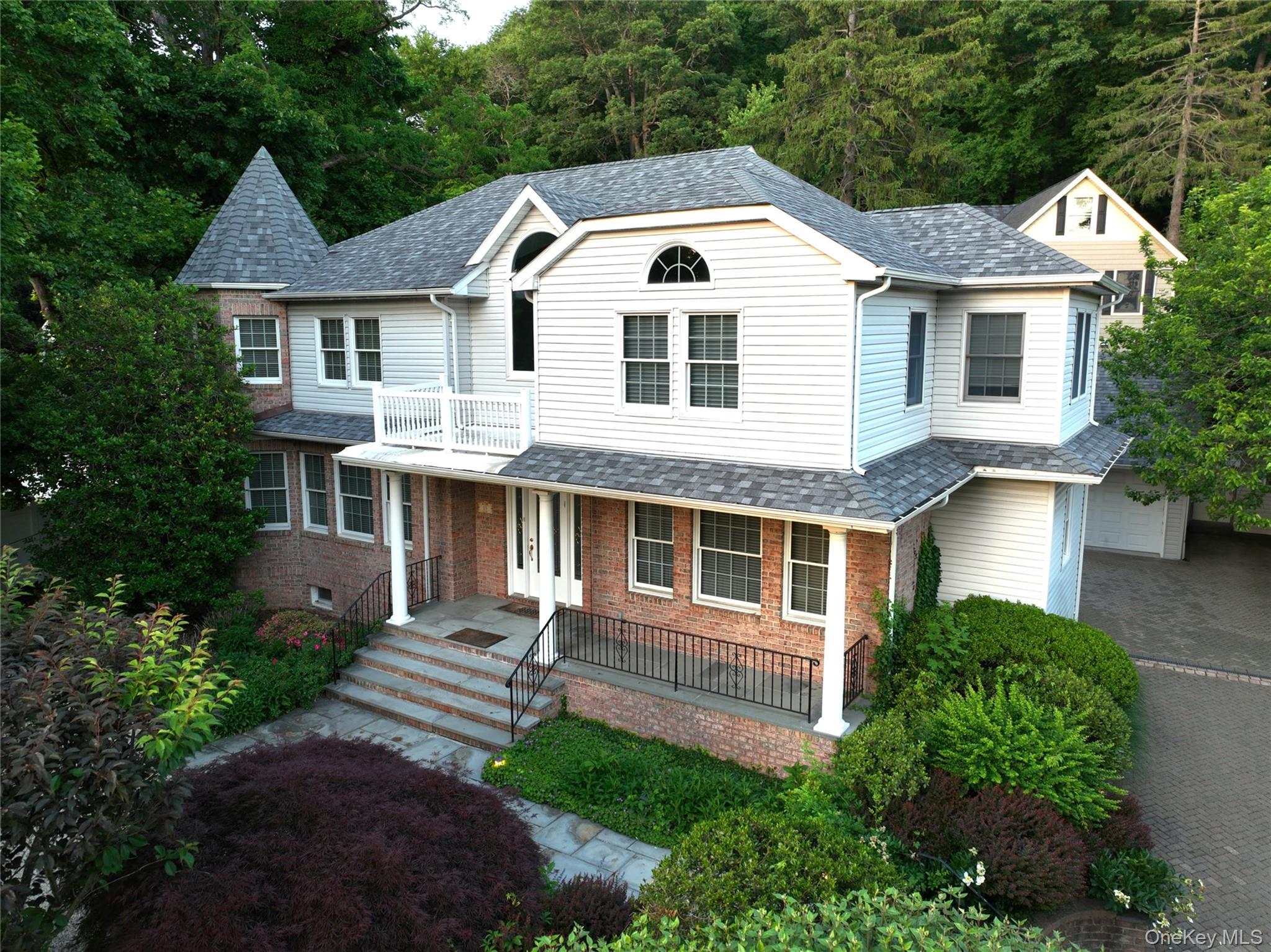  15 Church Street, Roslyn, NY, 11576 - 物件實景