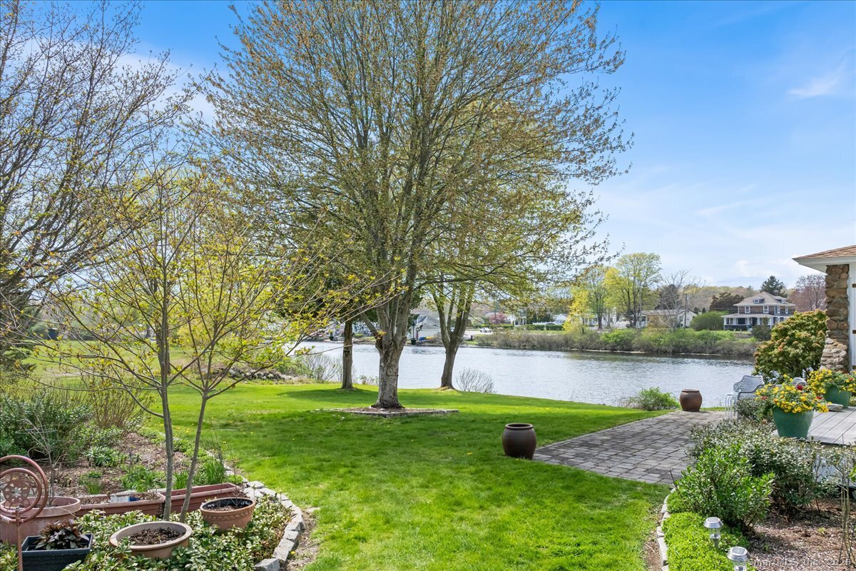 Stonington, Connecticut, 06379, United States, 3 Bedrooms Bedrooms, ,3 BathroomsBathrooms,Residential,For Sale,1830506