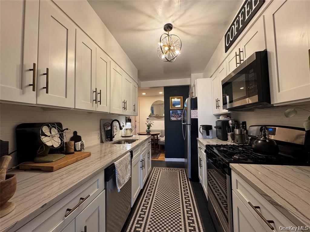 Long Beach, New York, 11561, United States, 2 Bedrooms Bedrooms, ,2 BathroomsBathrooms,Residential,For Sale,1919888