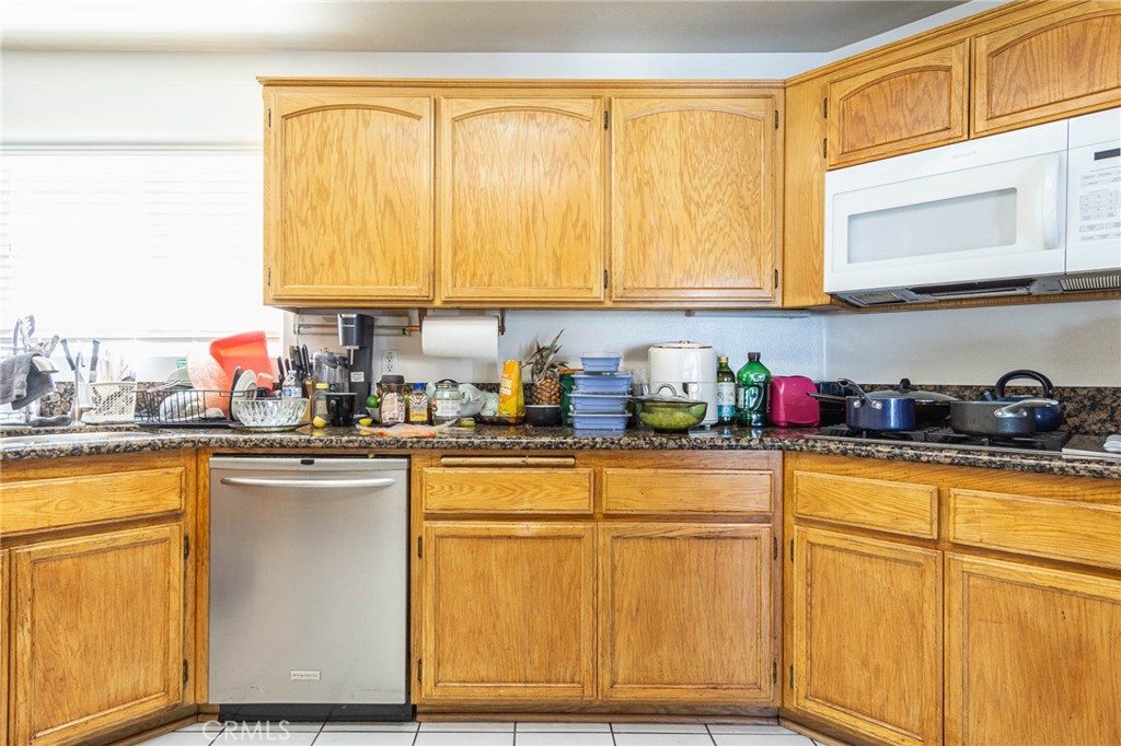 Apple Valley, California, 92308, United States, 4 Bedrooms Bedrooms, ,2 BathroomsBathrooms,Residential,For Sale,1974217