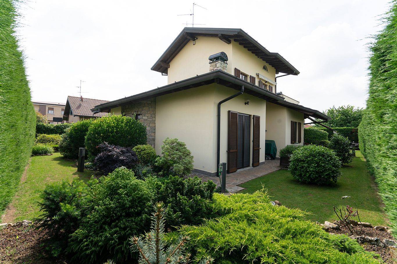 Usmate Velate, Monza e Brianza, 20040, IT, 3 Bedrooms Bedrooms, ,4 BathroomsBathrooms,Residential,For Sale,1838025