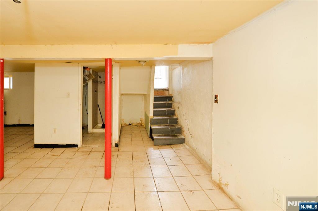 Irvington, New Jersey, 07111, United States, 5 Bedrooms Bedrooms, ,3 BathroomsBathrooms,Residential,For Sale,1885475