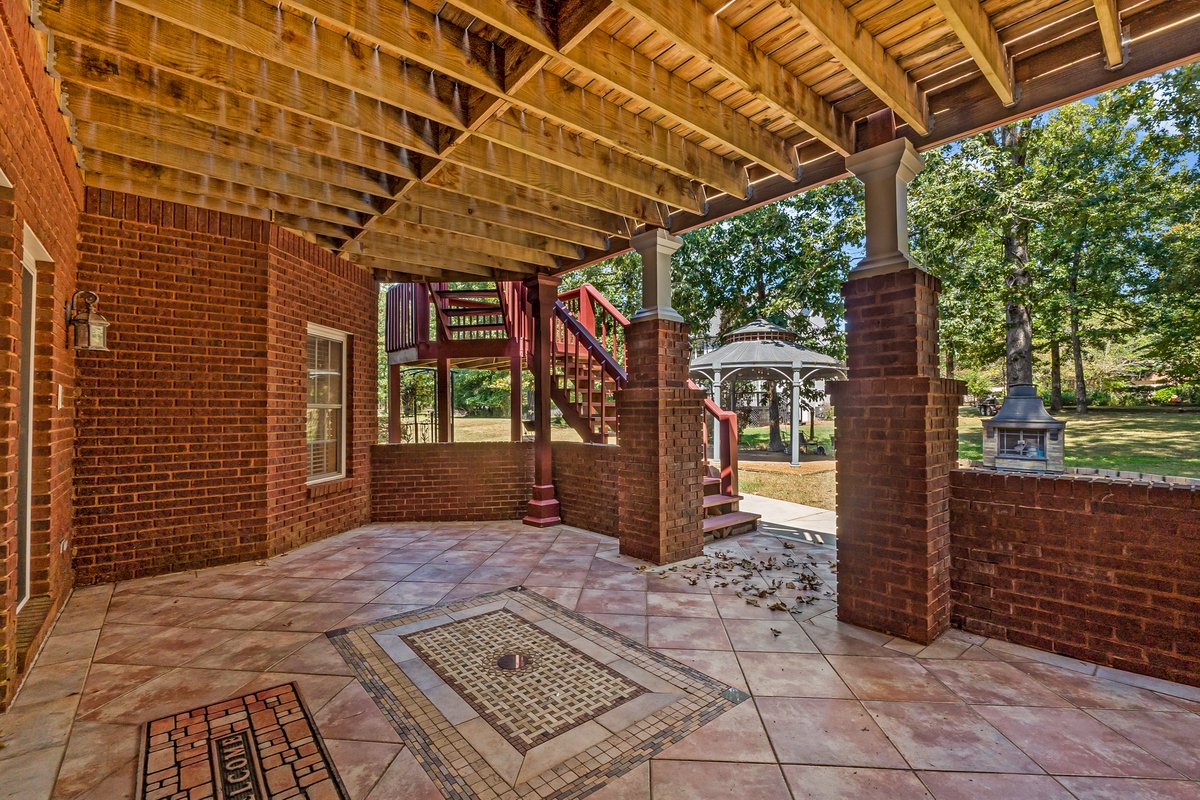 Tullahoma, Tennessee, 37388, United States, 6 Bedrooms Bedrooms, ,5 BathroomsBathrooms,Residential,For Sale,1851275