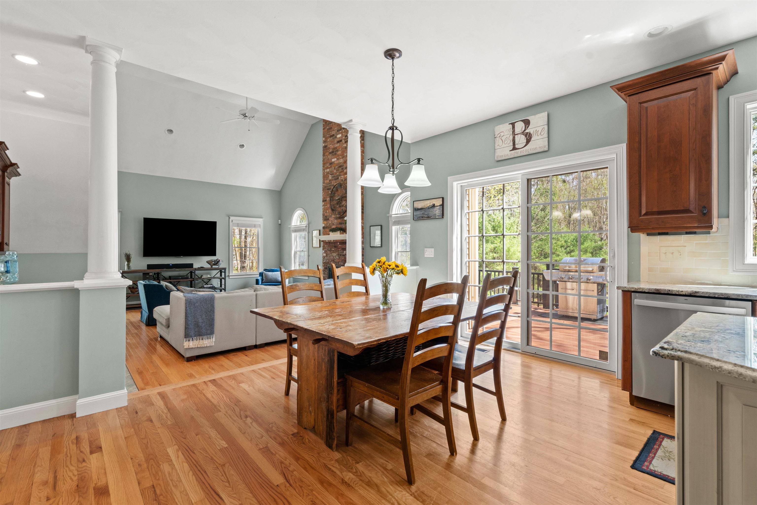 Hollis, New Hampshire, 03049, United States, 4 Bedrooms Bedrooms, ,3 BathroomsBathrooms,Residential,For Sale,1883296