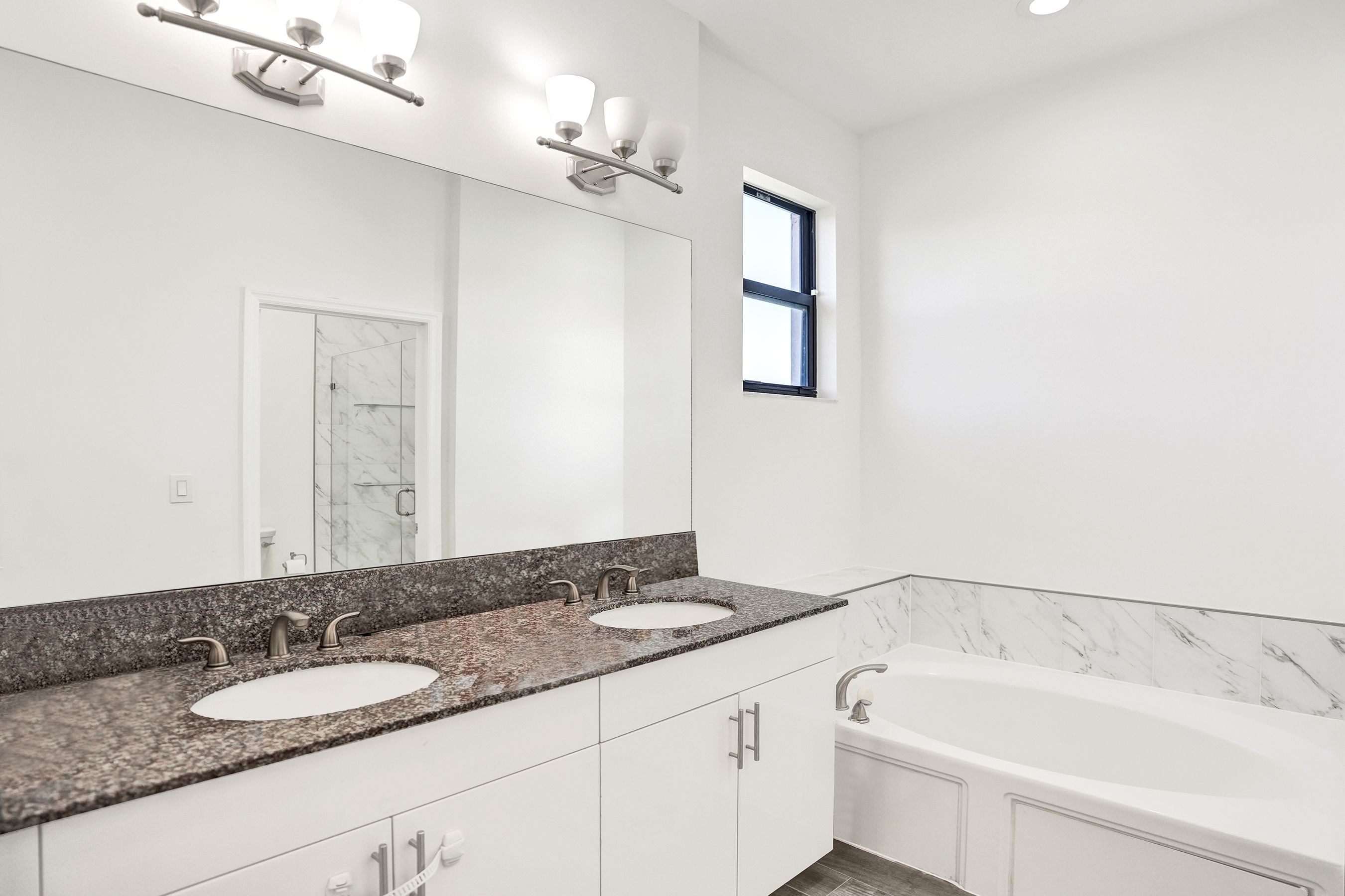  606 NE 191st Ter, Miami, FL, 33179 - 物件實景
