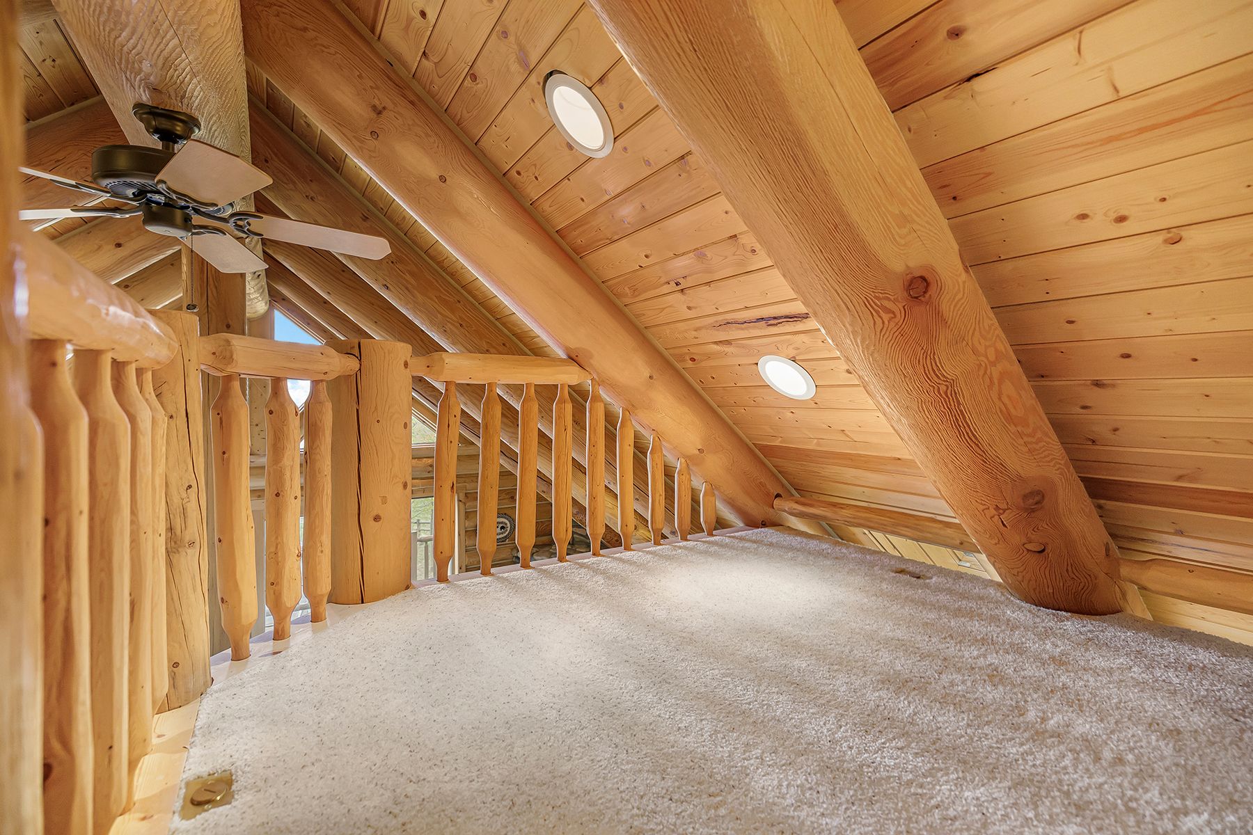  where  the mountains meet mccoy - 物件實景