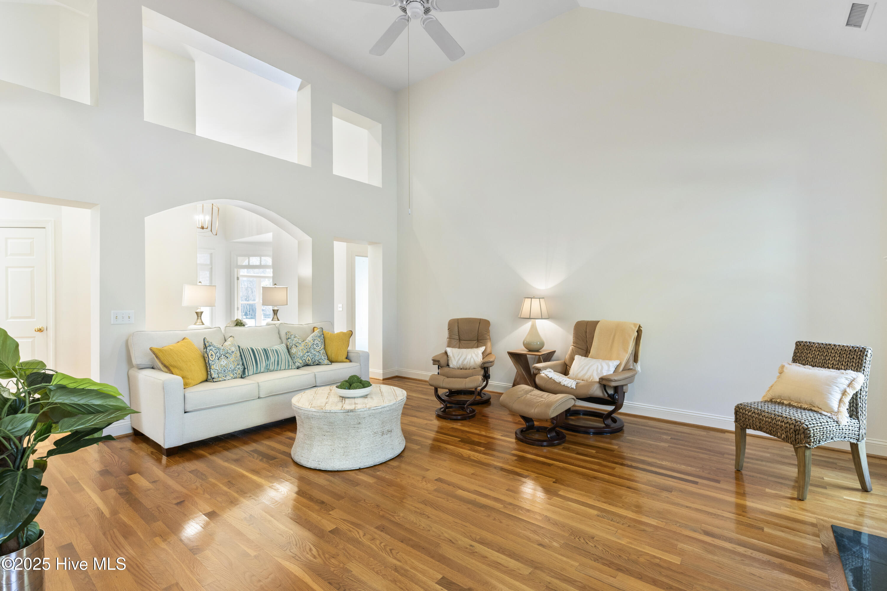 Wilmington, North Carolina, 28409, United States, 4 Bedrooms Bedrooms, ,4 BathroomsBathrooms,Residential,For Sale,1991062