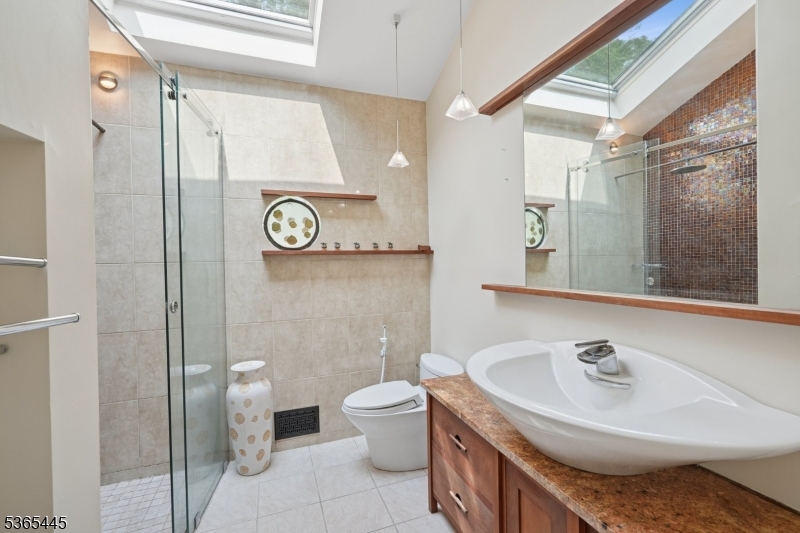 Kinnelon Boro, New Jersey, 07405-2443, United States, 4 Bedrooms Bedrooms, ,3 BathroomsBathrooms,Residential,For Sale,1861963