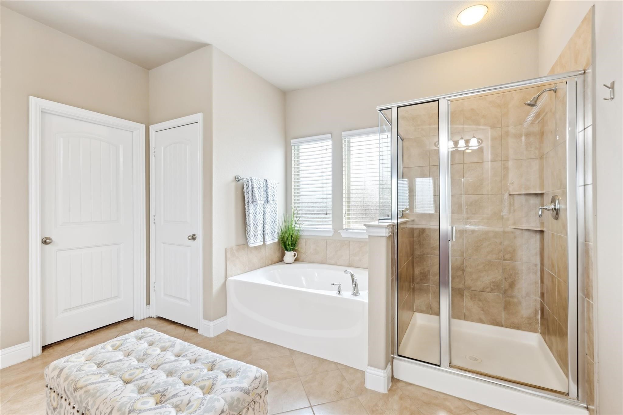 Little Elm, Texas, 75068, United States, 5 Bedrooms Bedrooms, ,4 BathroomsBathrooms,Residential,For Sale,1971271