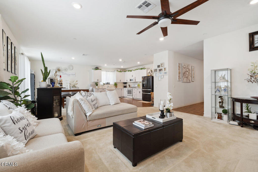 Santa Paula, California, 93060, United States, 3 Bedrooms Bedrooms, ,3 BathroomsBathrooms,Residential,For Sale,1938195