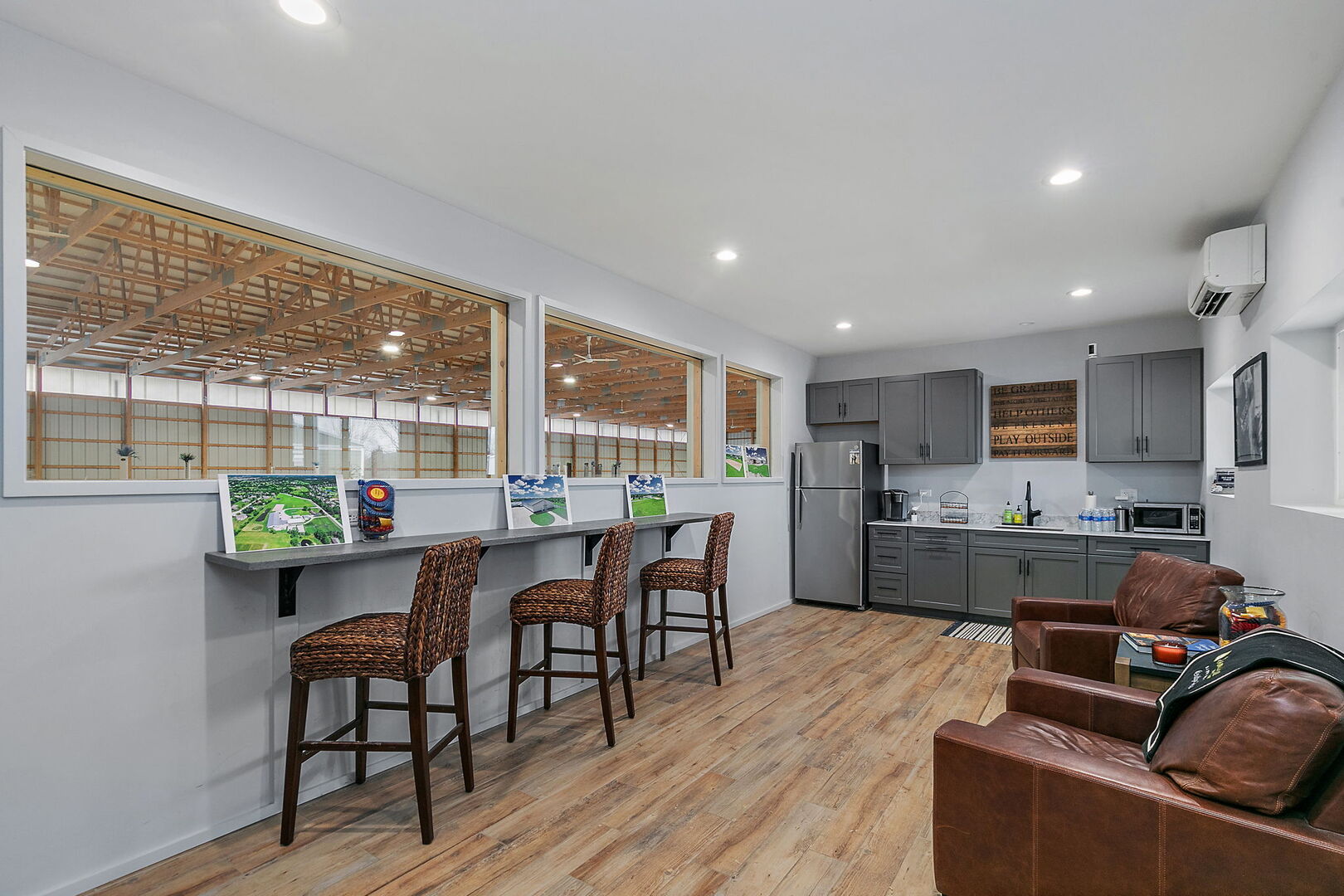 Mundelein, Illinois, 60060, United States, 2 Bedrooms Bedrooms, ,3 BathroomsBathrooms,Residential,For Sale,2010290