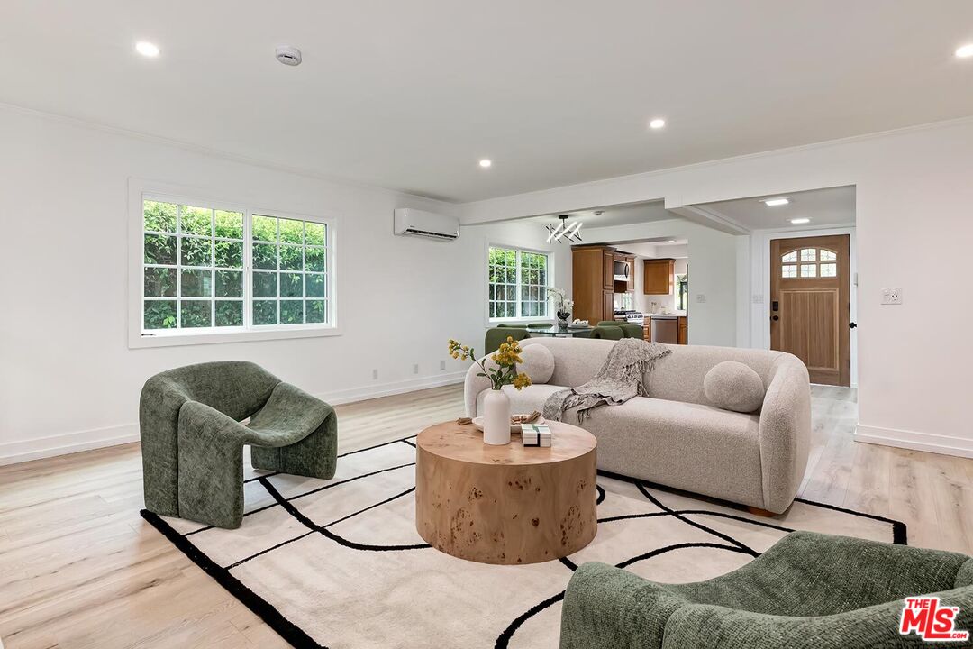 Los Angeles, California, 90064, United States, 3 Bedrooms Bedrooms, ,2 BathroomsBathrooms,Residential,For Sale,1777643