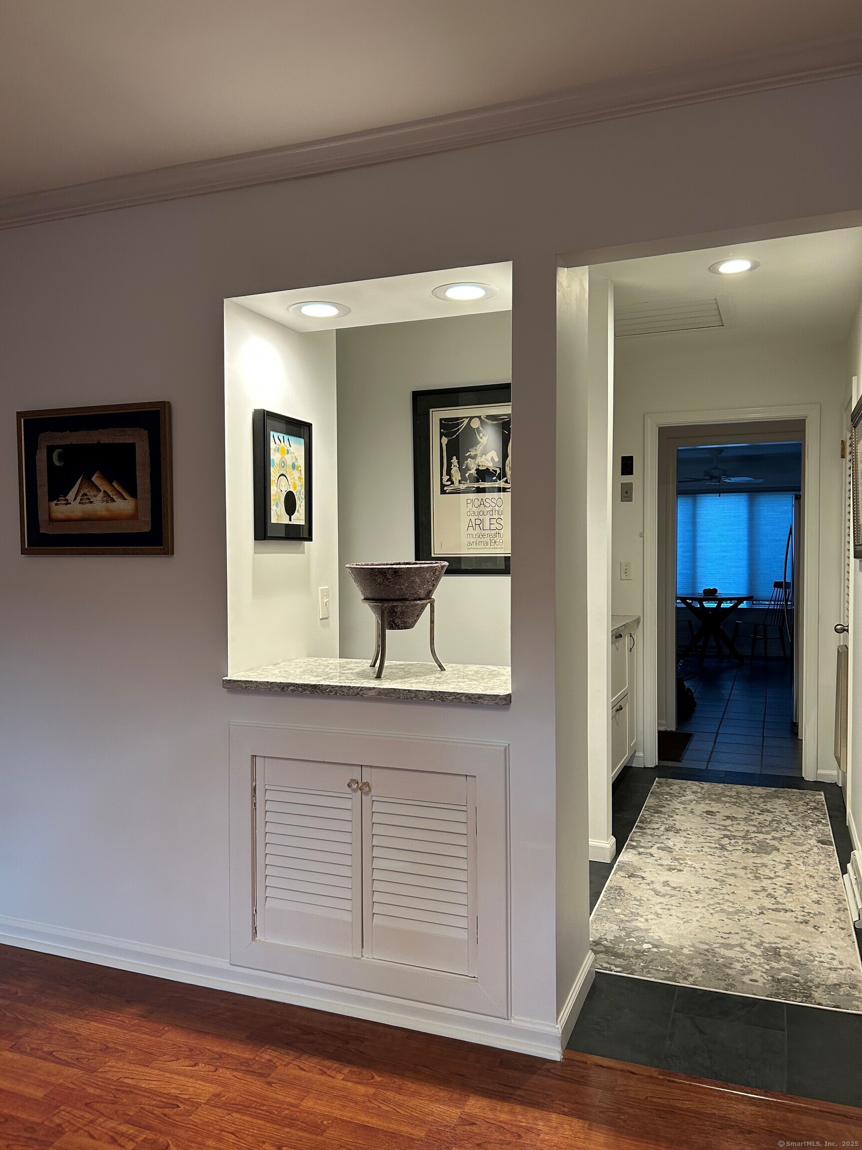 Stratford, Connecticut, 06614, United States, 2 Bedrooms Bedrooms, ,3 BathroomsBathrooms,Residential,For Sale,1885331