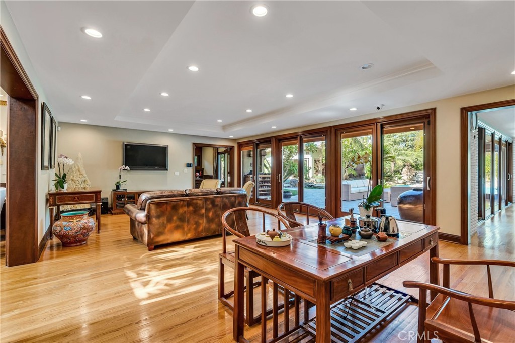 San Marino, California, 91108, United States, 5 Bedrooms Bedrooms, ,6 BathroomsBathrooms,Residential,For Sale,1686890