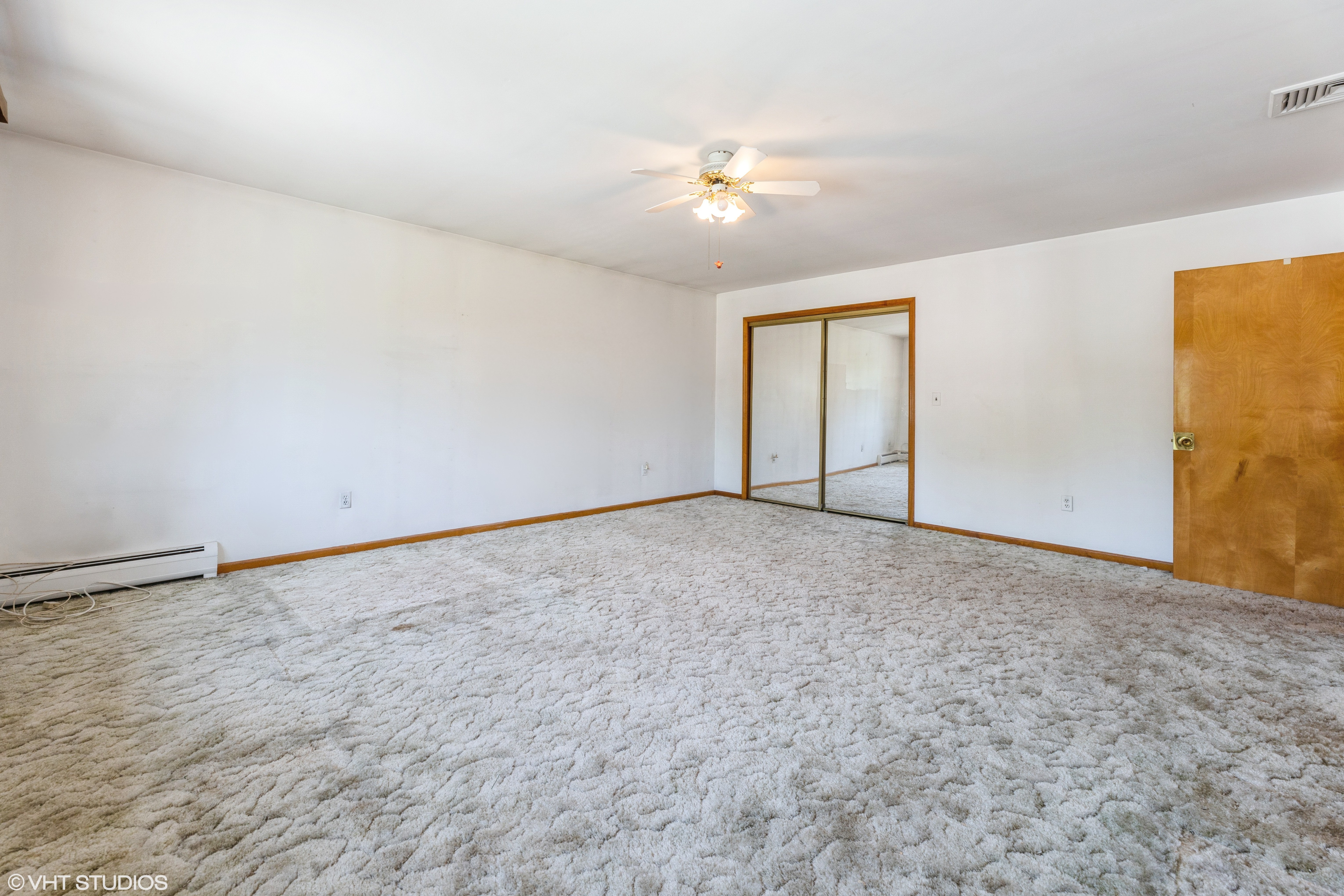 Moonachie, New Jersey, 07074, United States, 5 Bedrooms Bedrooms, ,4 BathroomsBathrooms,Residential,For Sale,1936964