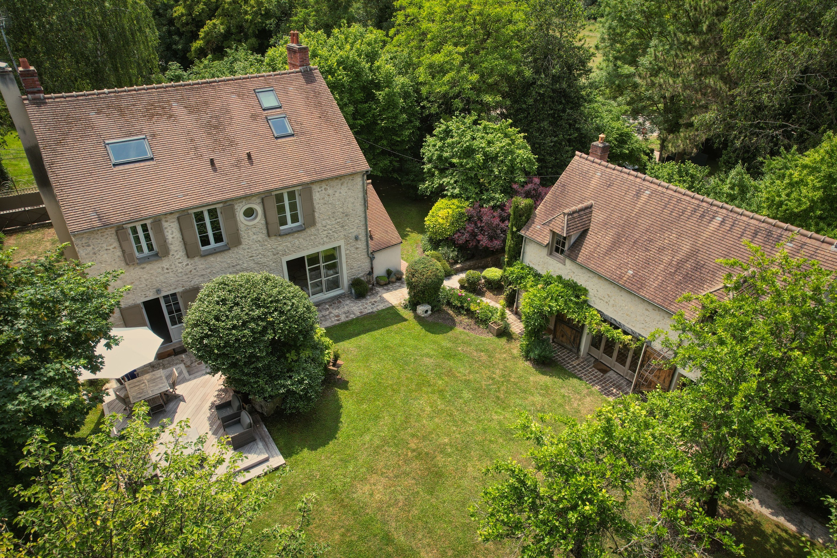  CHARMING PROPERTY ON THE OUTSKIRTS OF PARIS - 物件實景