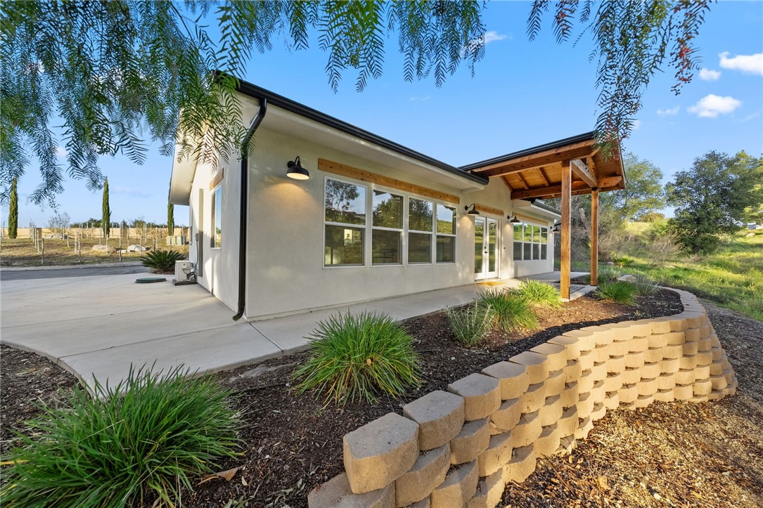 Temecula, California, 92592, United States, 5 Bedrooms Bedrooms, ,4 BathroomsBathrooms,Residential,For Sale,2021827