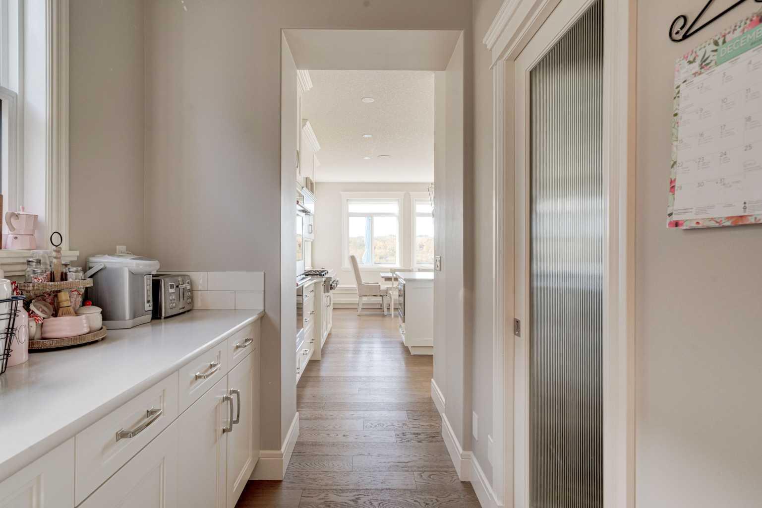 CALGARY, Alberta, T2X 2E1, CA, 4 Bedrooms Bedrooms, ,3 BathroomsBathrooms,Residential,For Sale,1987816