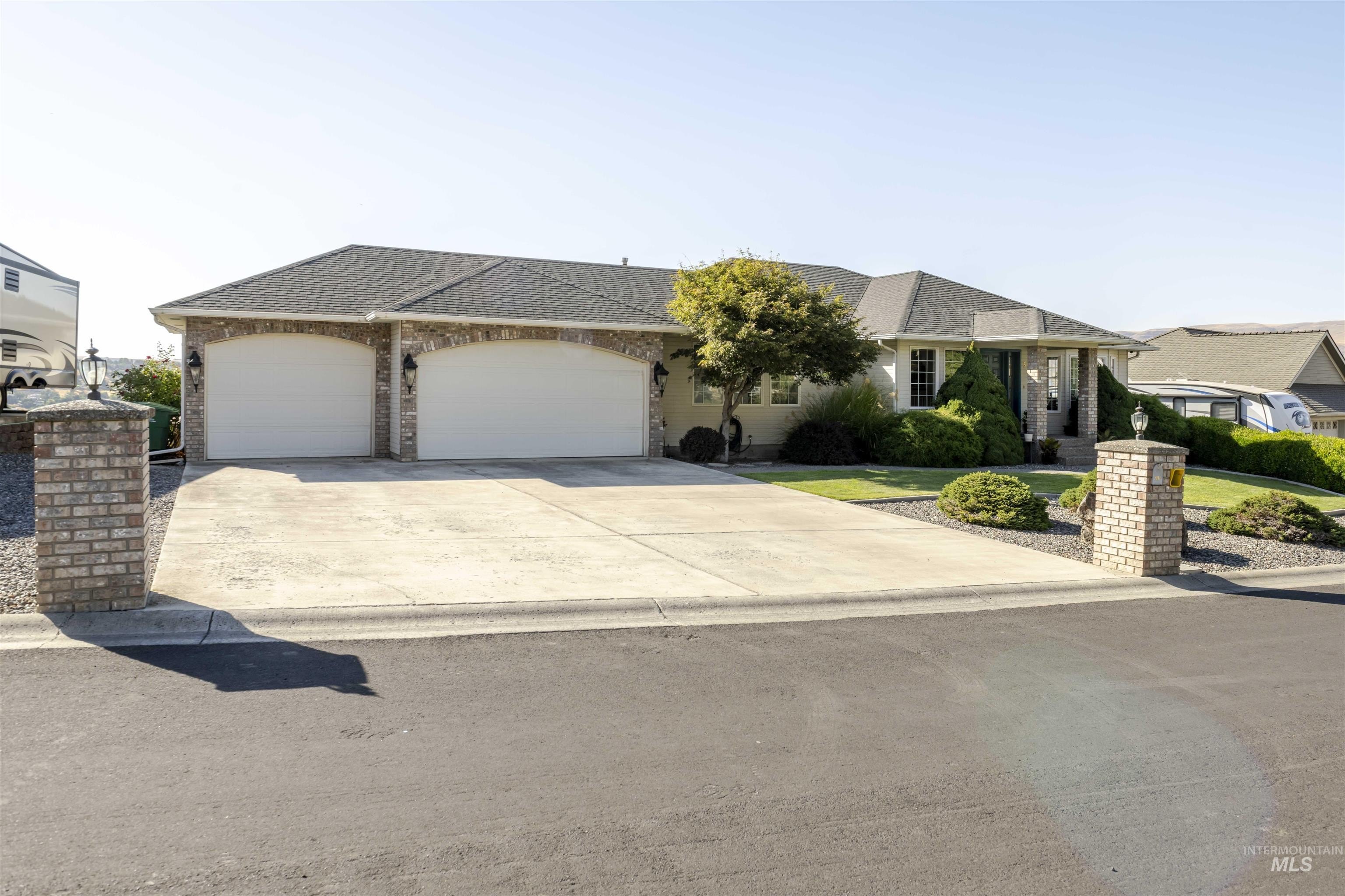 Lewiston, Idaho, 83501, United States, 4 Bedrooms Bedrooms, ,3 BathroomsBathrooms,Residential,For Sale,1936984