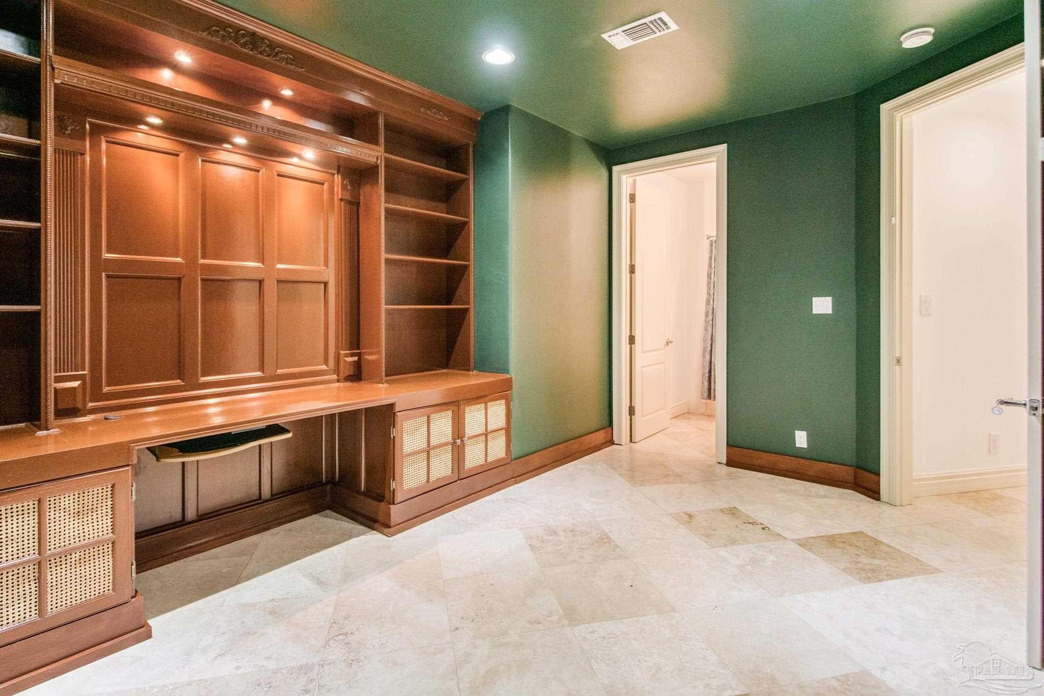 Pensacola, Florida, 32504, United States, 3 Bedrooms Bedrooms, ,4 BathroomsBathrooms,Residential,For Sale,1893551