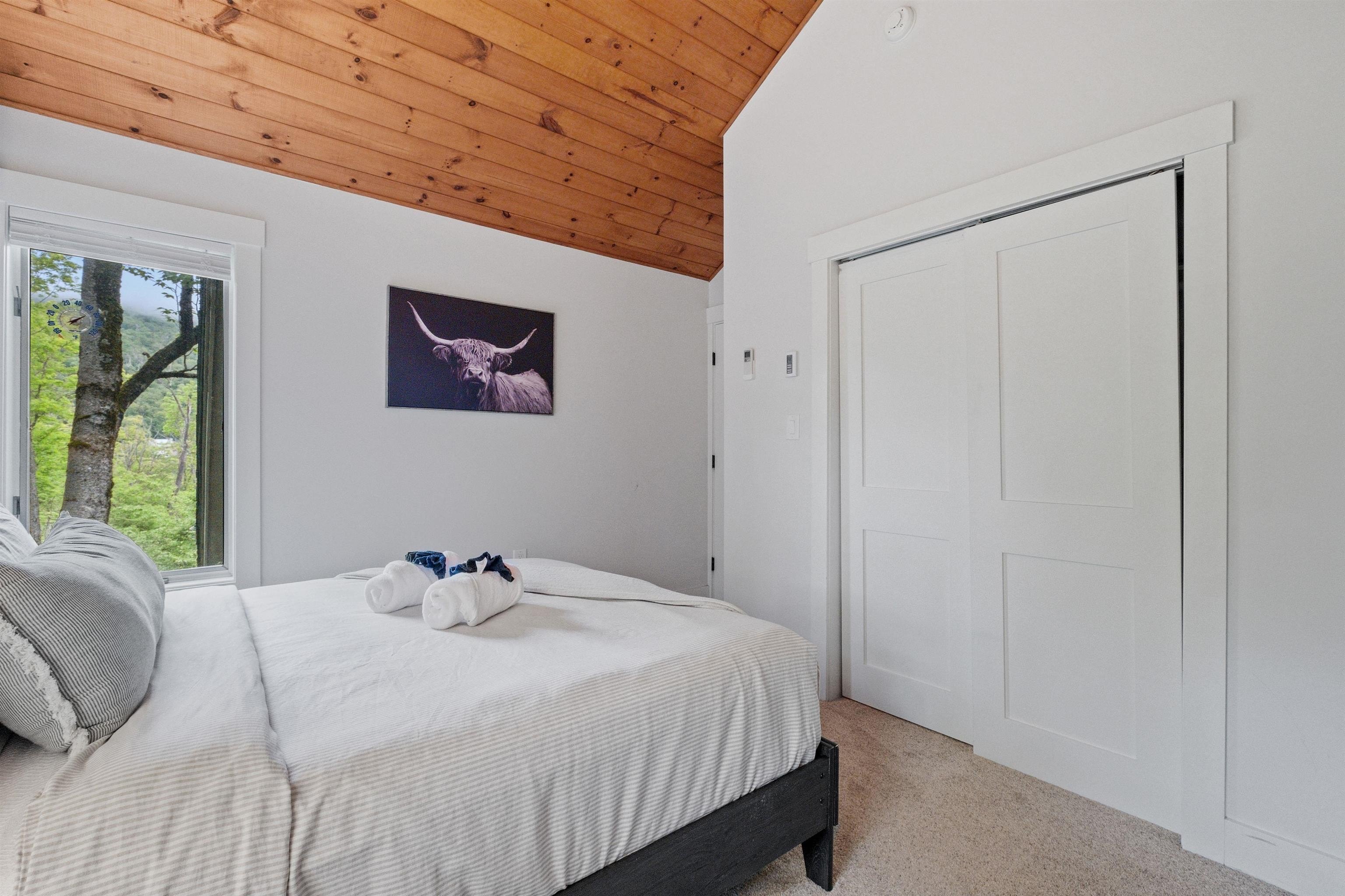 Lincoln, New Hampshire, 03251, United States, 4 Bedrooms Bedrooms, ,4 BathroomsBathrooms,Residential,For Sale,1803073