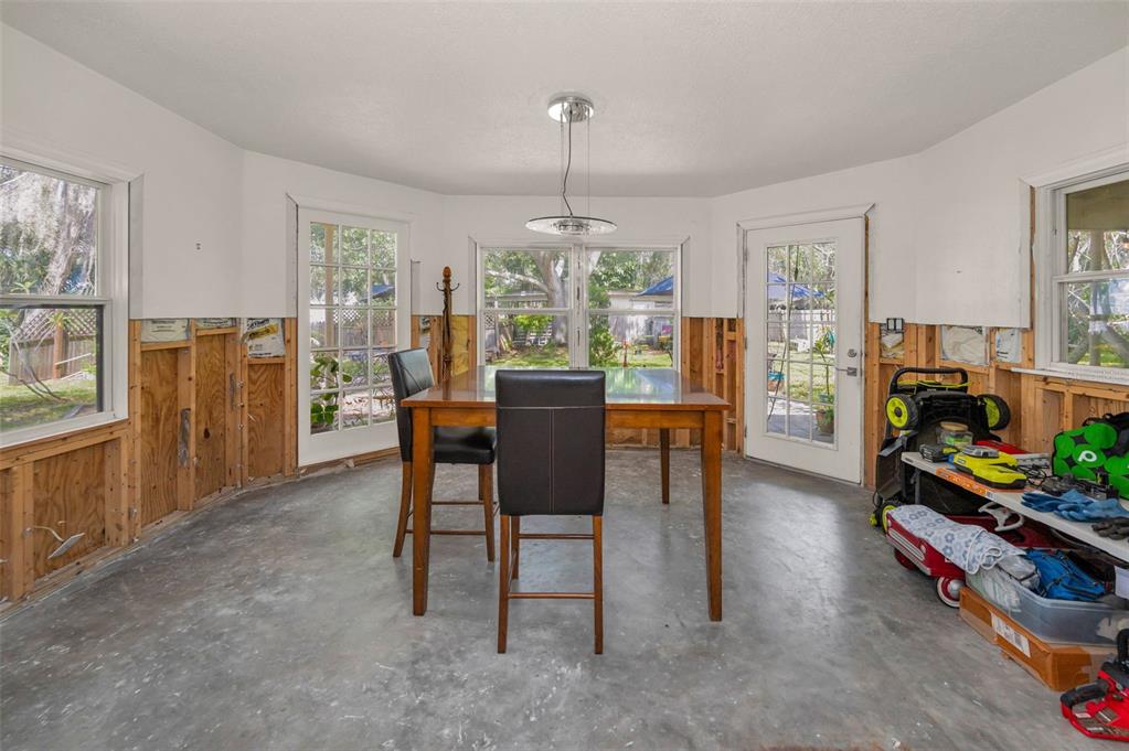 St Petersburg, Florida, 33707, United States, 2 Bedrooms Bedrooms, ,2 BathroomsBathrooms,Residential,For Sale,1926167