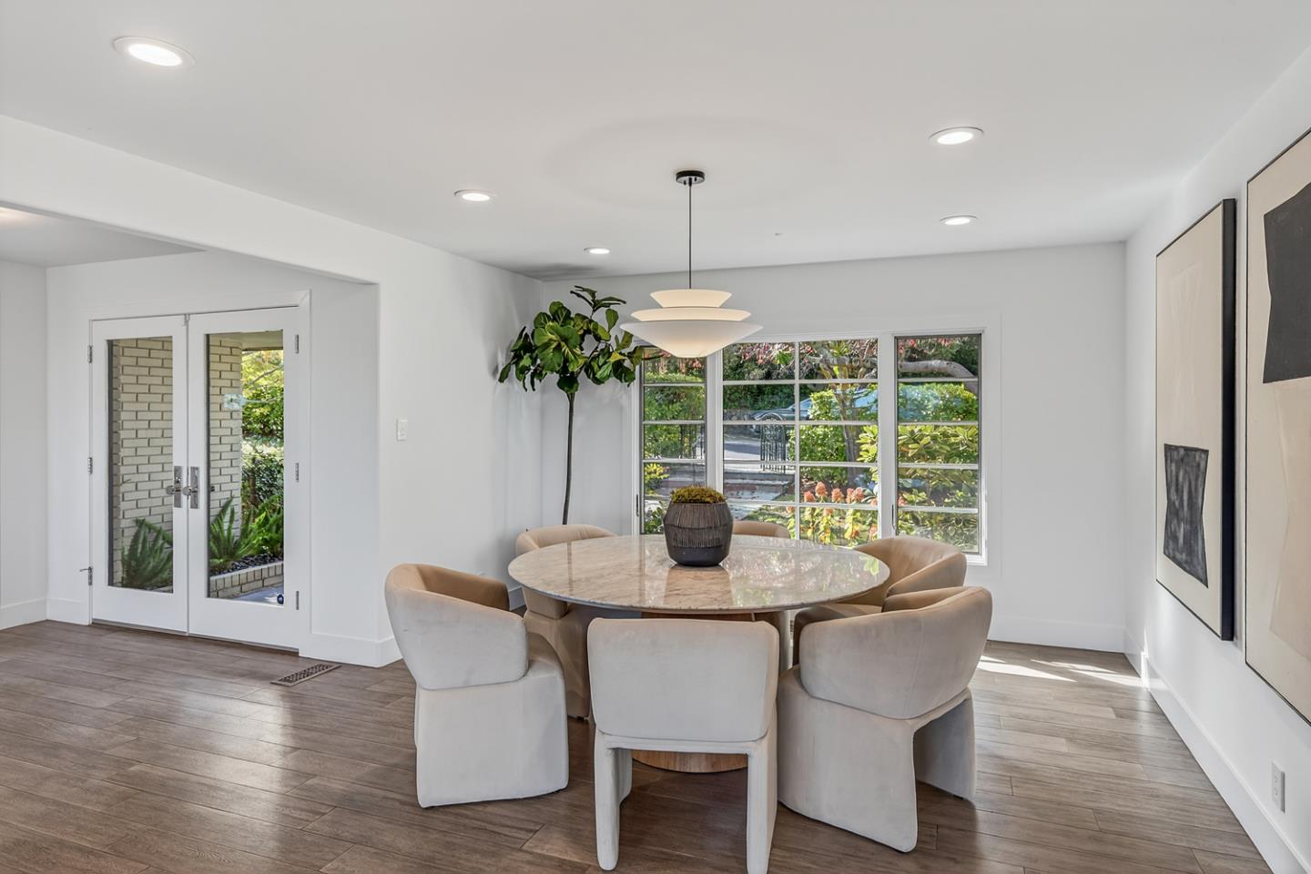 Hillsborough, California, 94010, United States, 3 Bedrooms Bedrooms, ,4 BathroomsBathrooms,Residential,For Sale,1989109