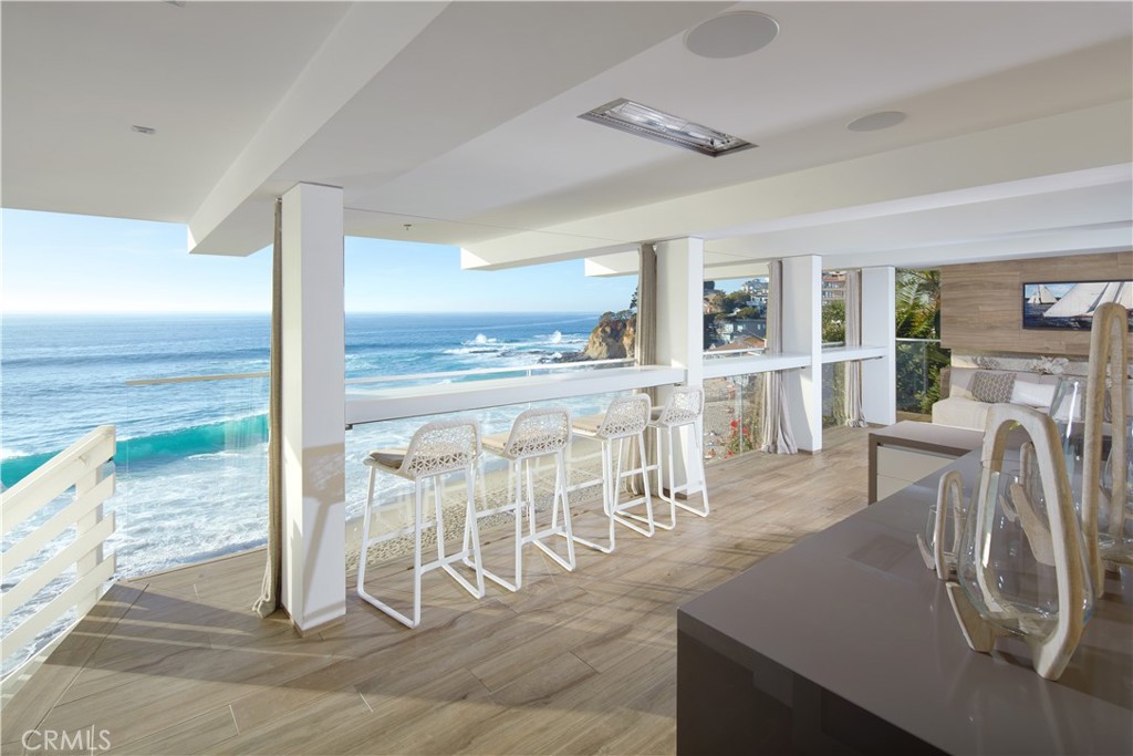 Laguna Beach, California, 92651, United States, 3 Bedrooms Bedrooms, ,4 BathroomsBathrooms,Residential,For Sale,1688637