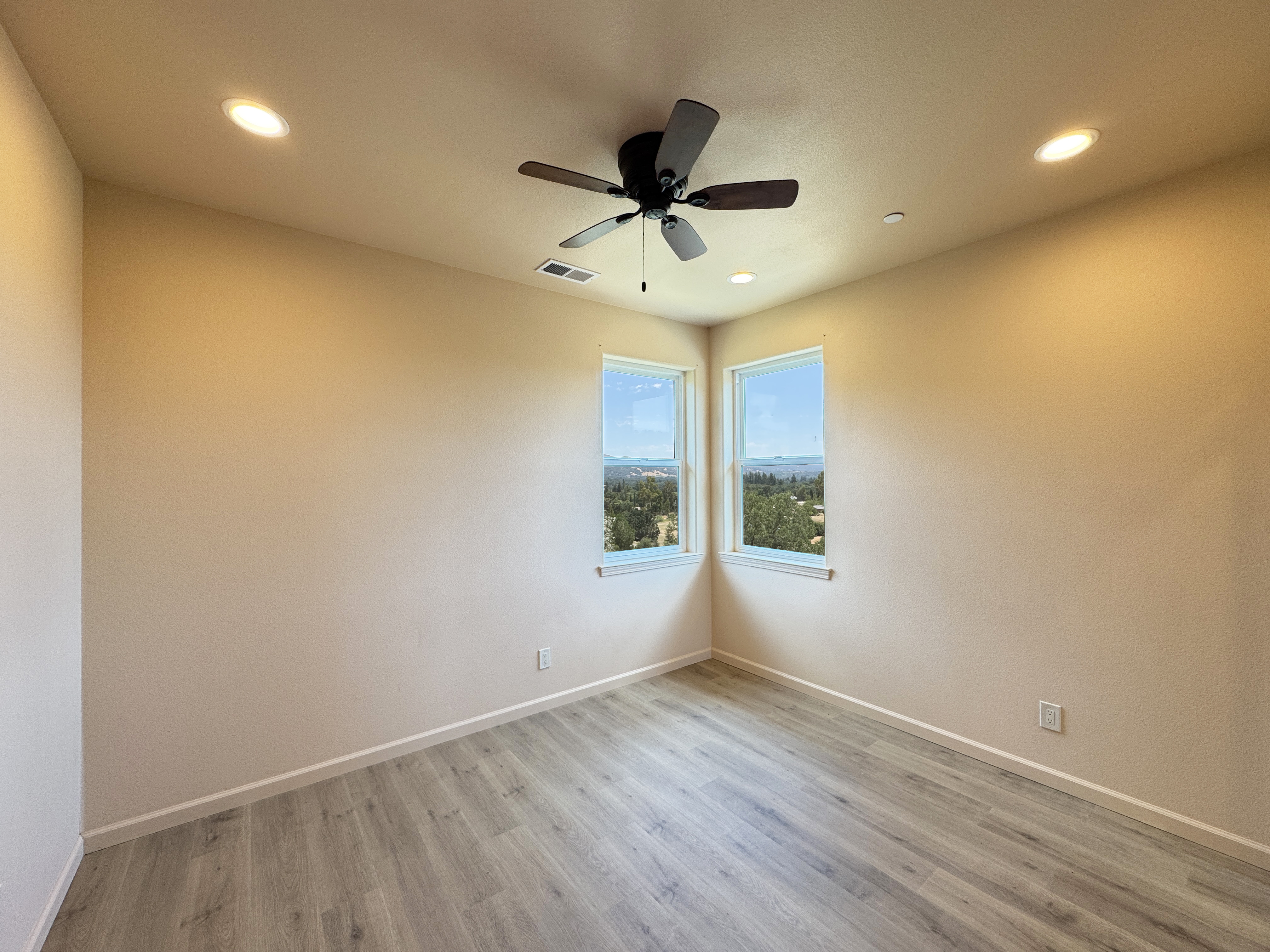 Redwood Valley, California, 95470, United States, 3 Bedrooms Bedrooms, ,3 BathroomsBathrooms,Residential,For Sale,1889817