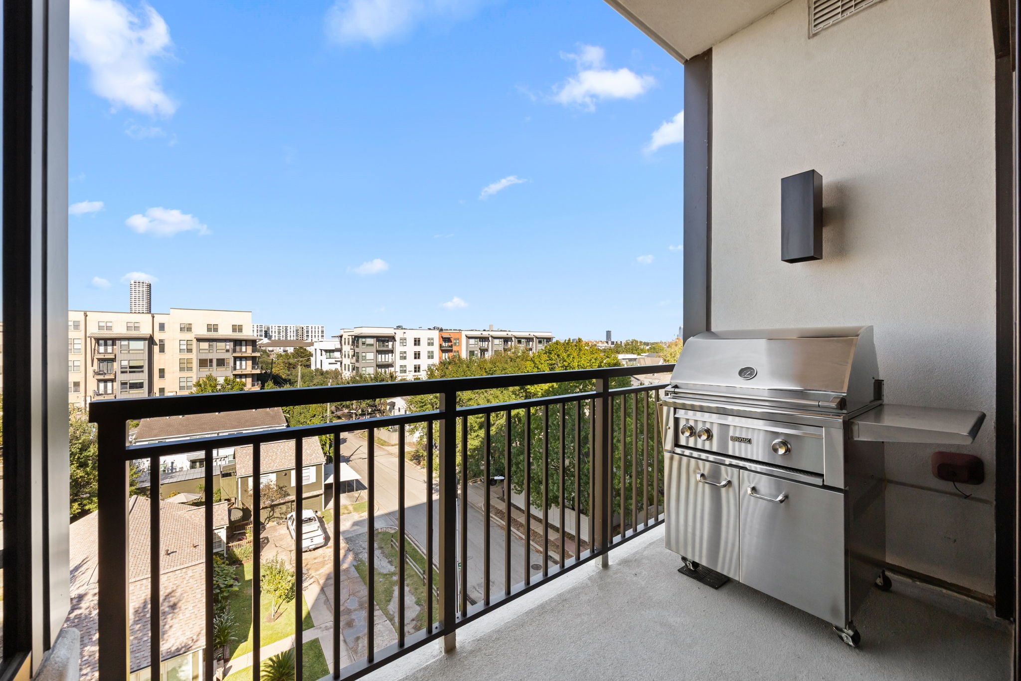  2323 W Main Street #506 - 物件實景