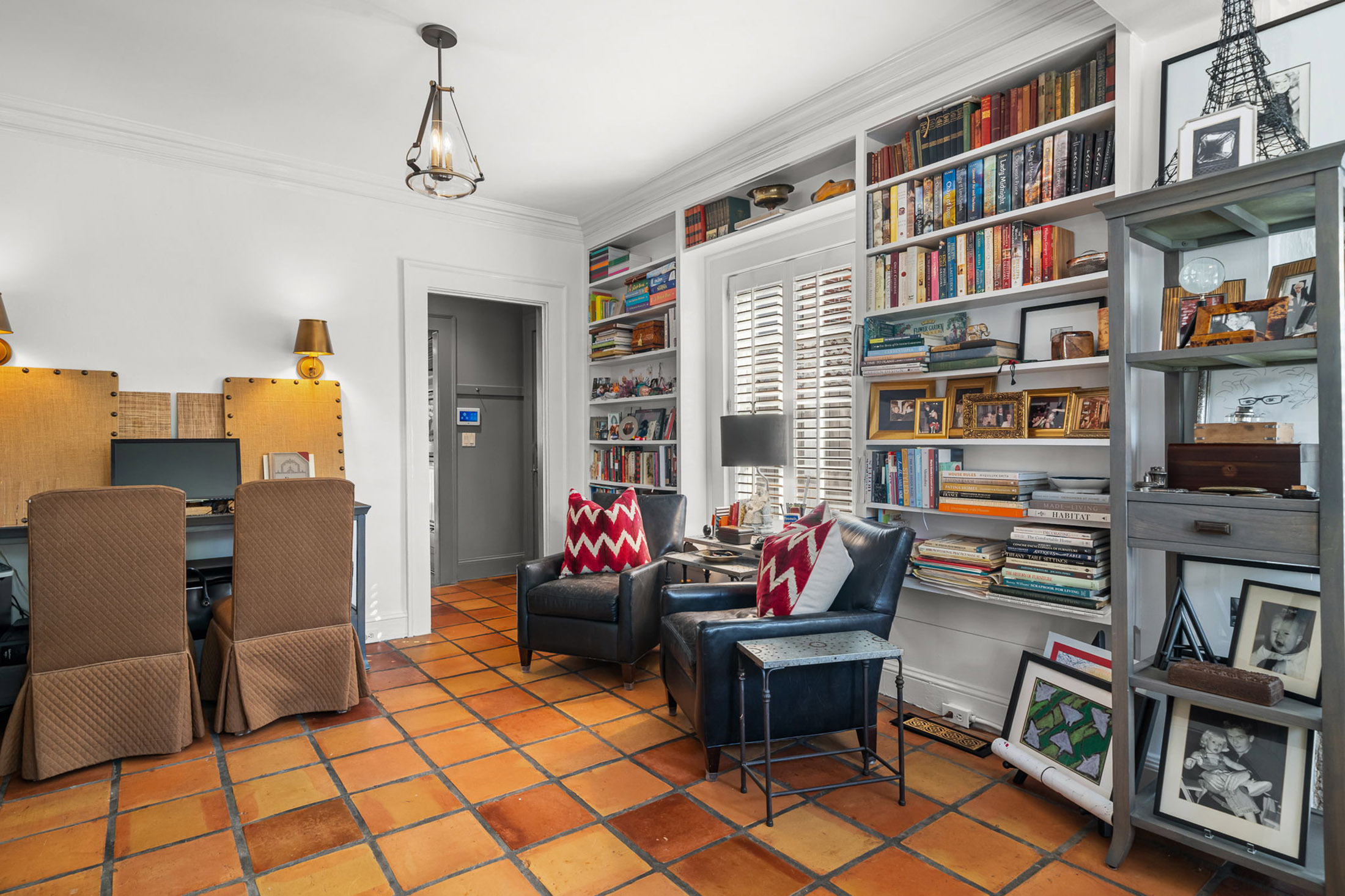  Timeless Ardmore Park Home Blends Classic Charm with Custom Renovations - 物件實景