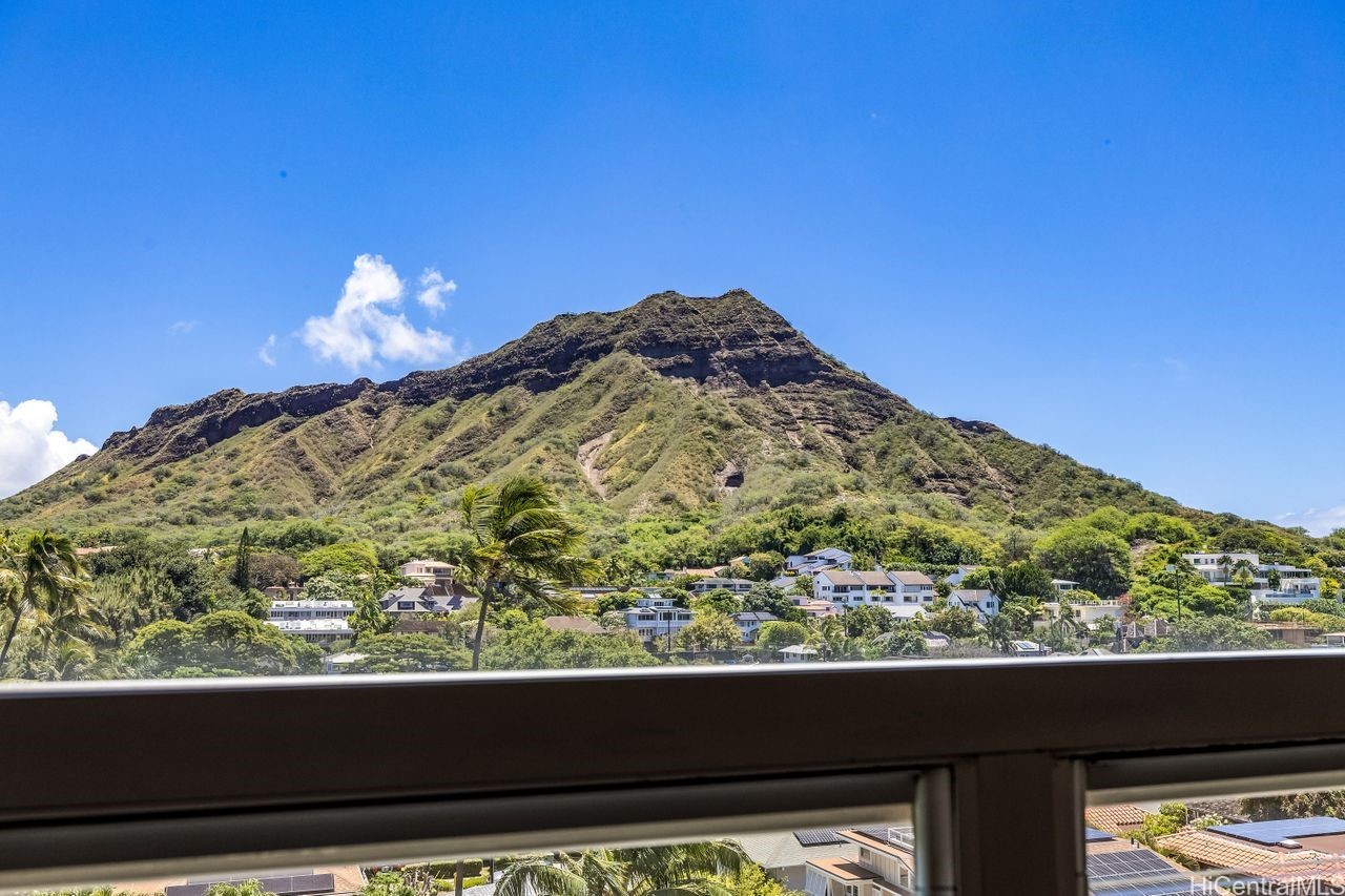 Honolulu, Hawaii, 96815, United States, 2 Bedrooms Bedrooms, ,2 BathroomsBathrooms,Residential,For Sale,1836877
