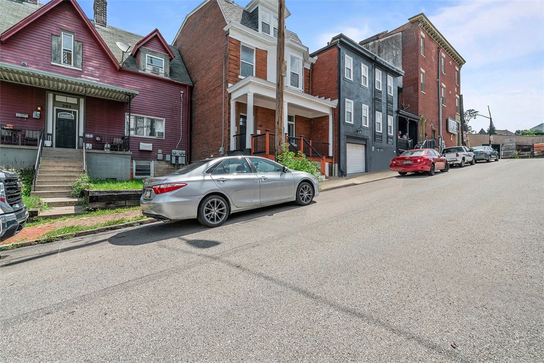 Lawrenceville, Pennsylvania, 15201, United States, 4 Bedrooms Bedrooms, ,4 BathroomsBathrooms,Residential,For Sale,1895769