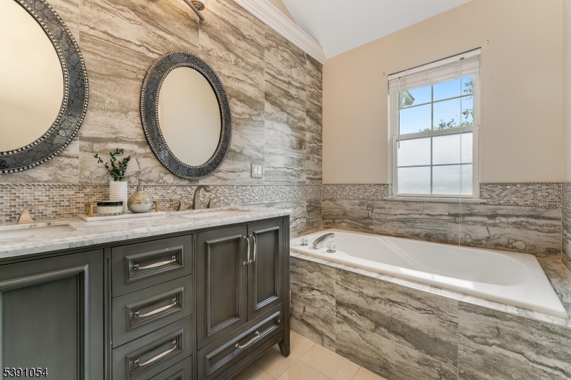 Readington Twp., New Jersey, 08889, United States, 3 Bedrooms Bedrooms, ,3 BathroomsBathrooms,Residential,For Sale,1989352