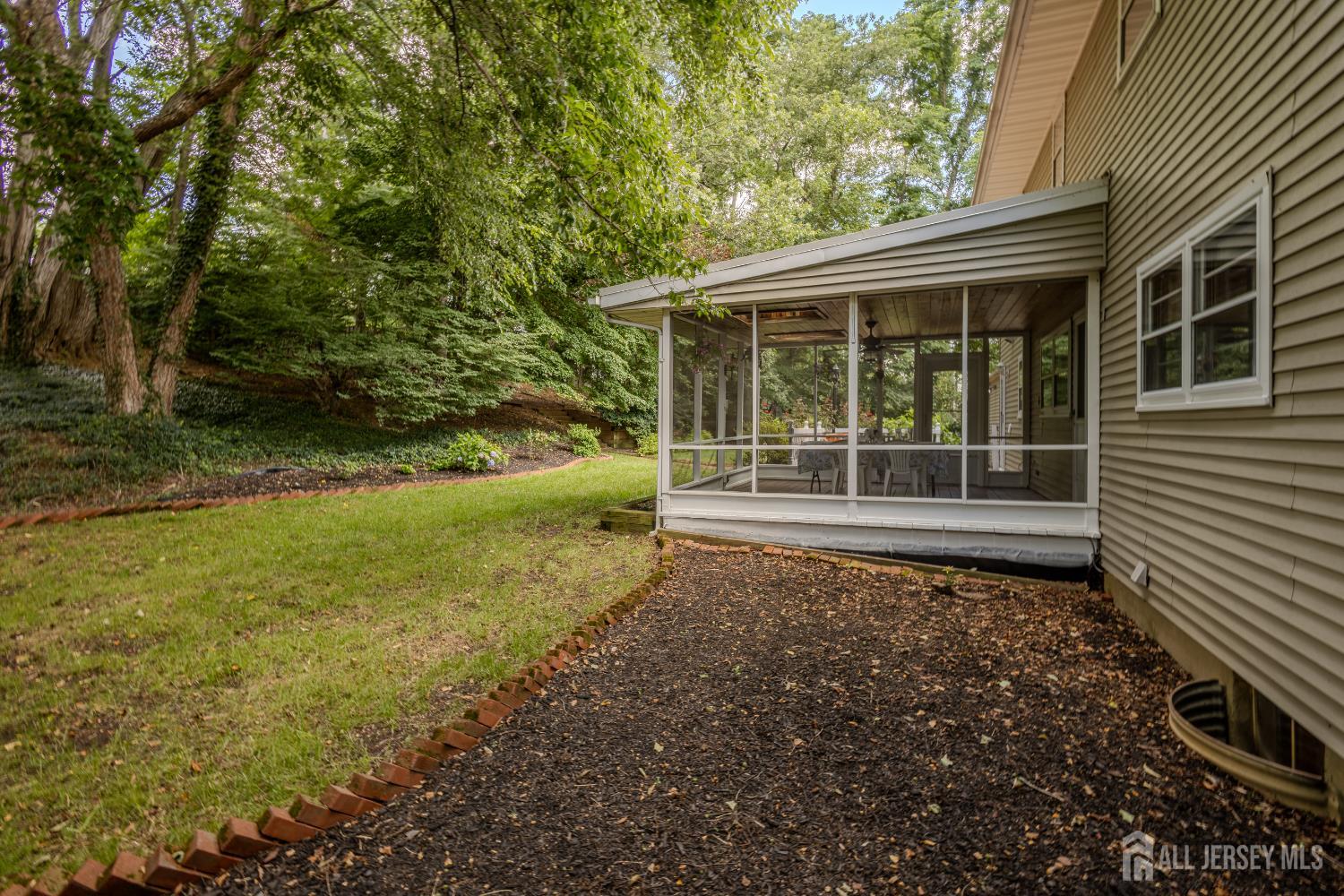 East Brunswick, New Jersey, 08816, United States, 4 Bedrooms Bedrooms, ,4 BathroomsBathrooms,Residential,For Sale,1900919