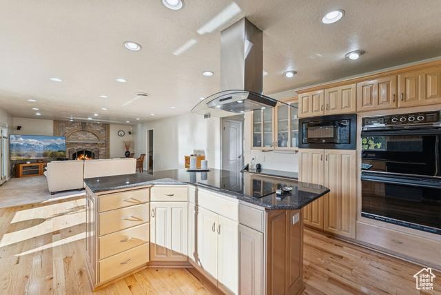 Layton, Utah, 84040, United States, 5 Bedrooms Bedrooms, ,4 BathroomsBathrooms,Residential,For Sale,1992771