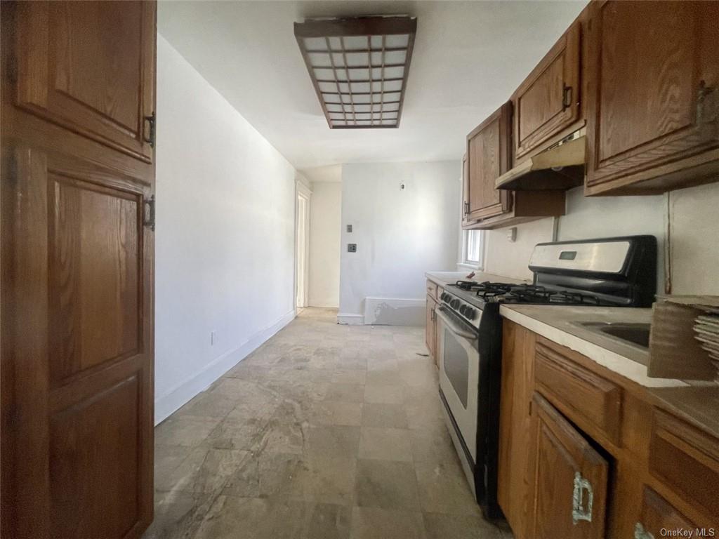 Dobbs Ferry, New York, 10522, United States, 4 Bedrooms Bedrooms, ,2 BathroomsBathrooms,Residential,For Sale,1888691